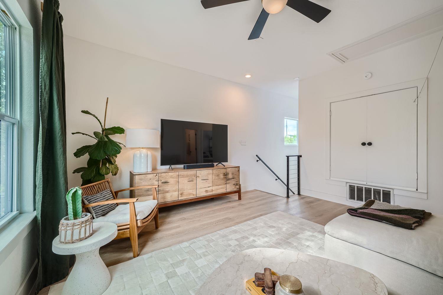 6915 Carver Ave # 1, Austin, TX 78752