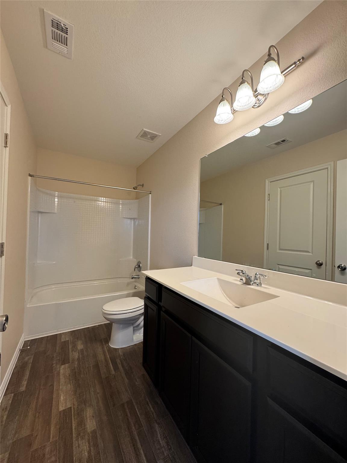 105 Rainey Dr, Jarrell, TX 76537