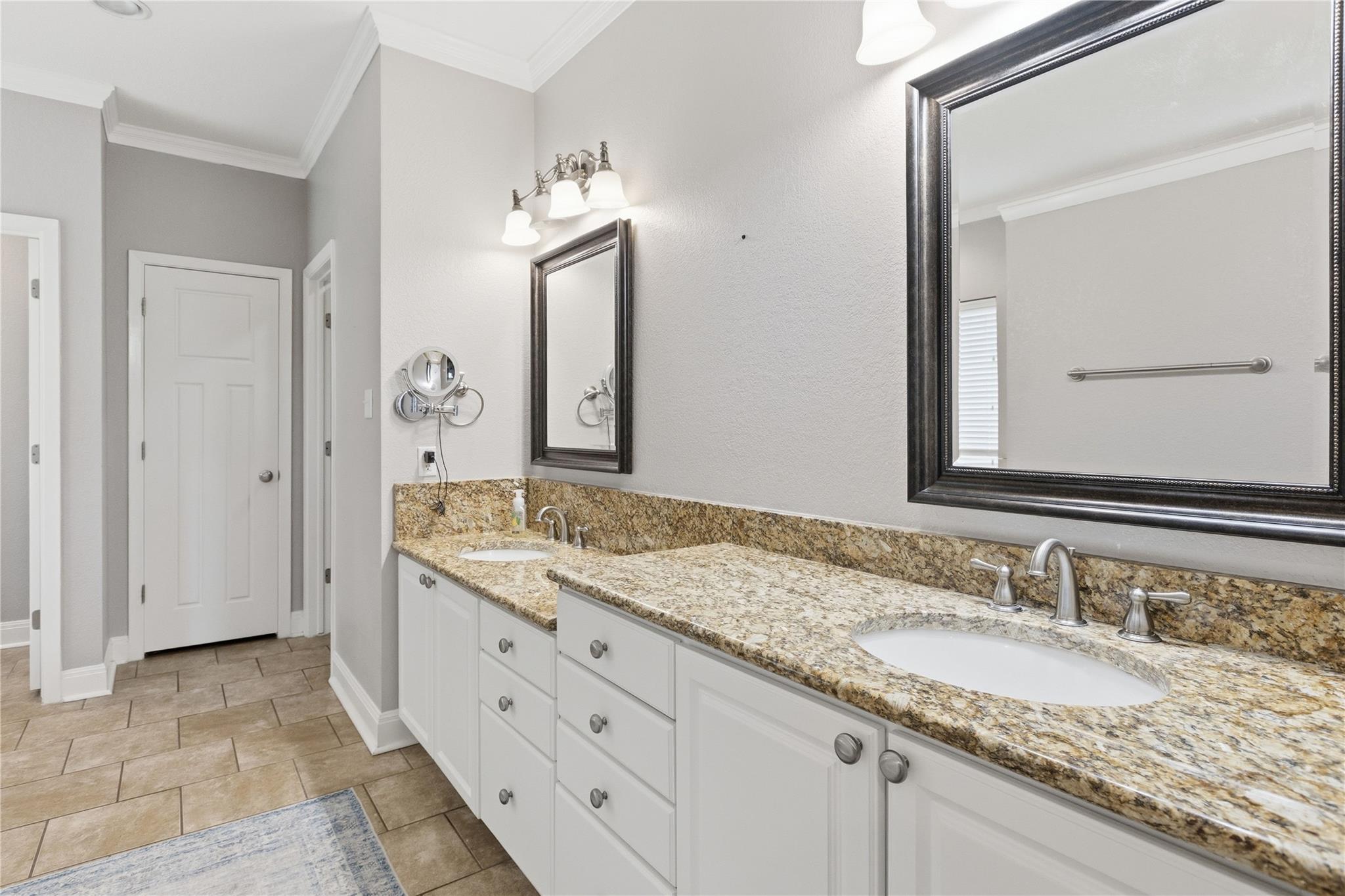 169 Old 71, Cedar Creek, TX 78612