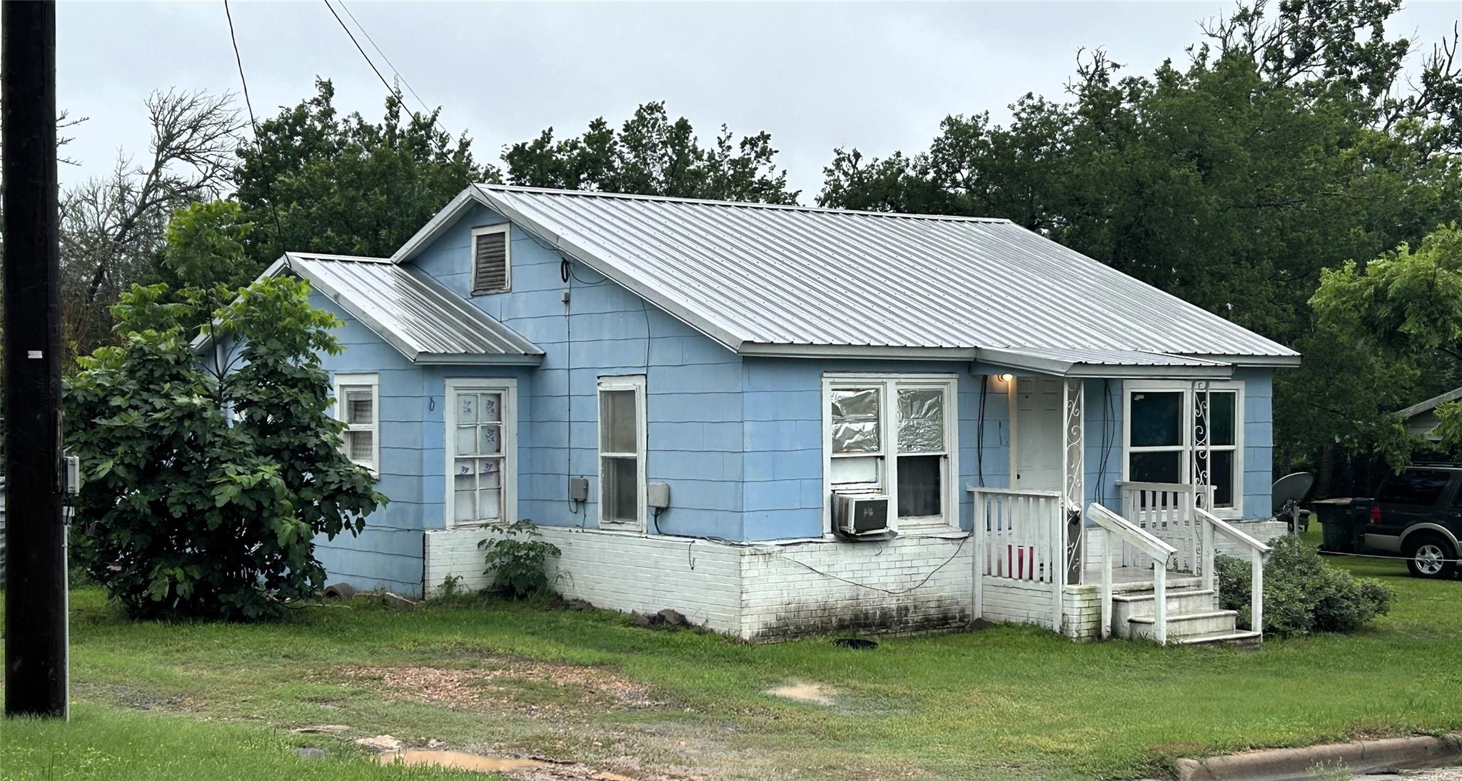 540 W Hempstead St, Giddings, TX 78942