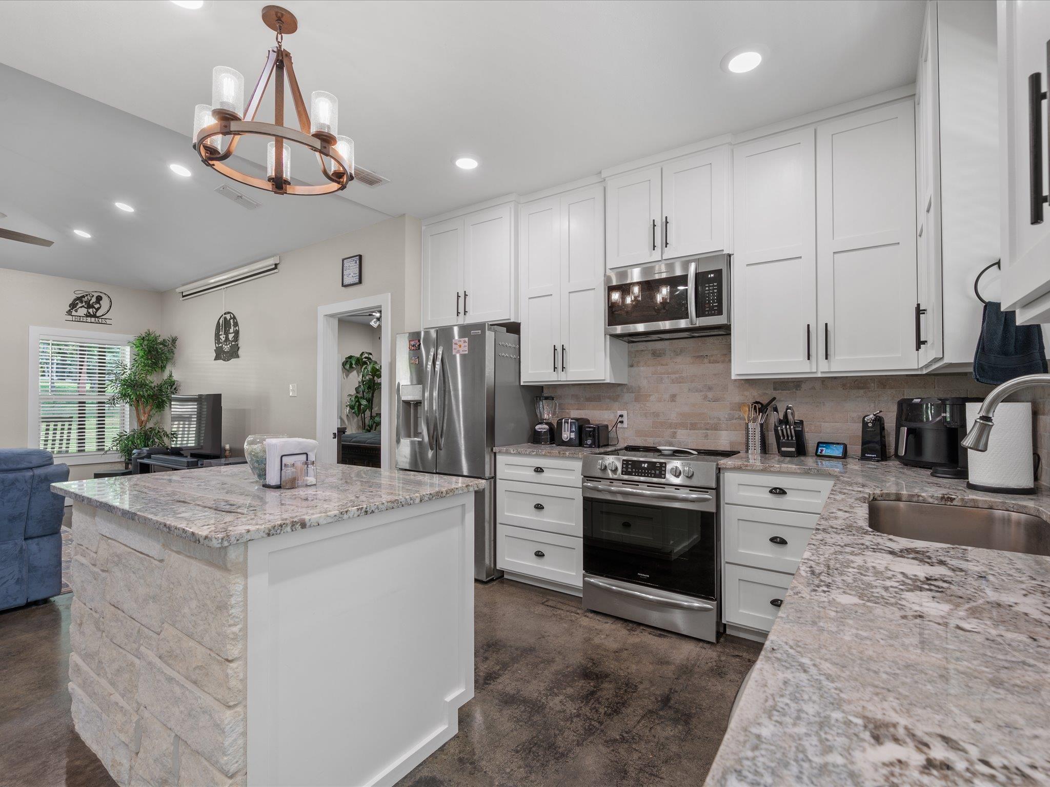 1386 Private Rd 1313, Centerville, TX 75833