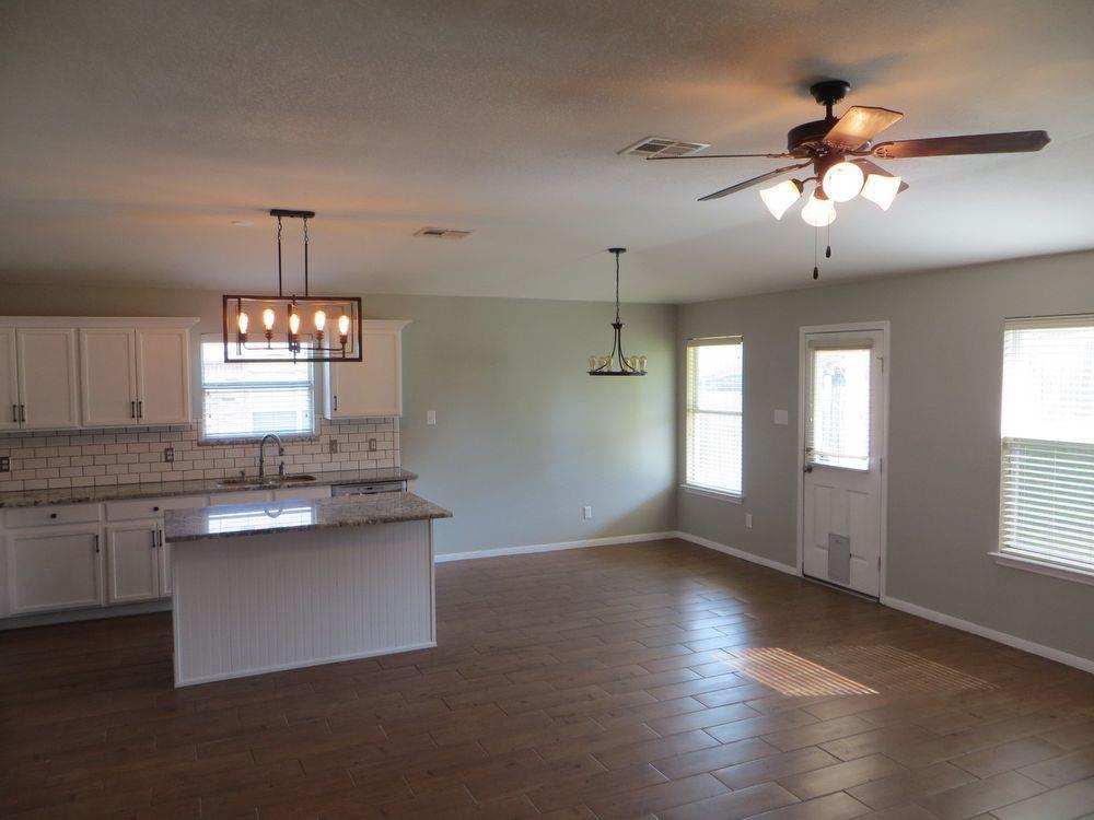 918 W South St, Leander, TX 78641