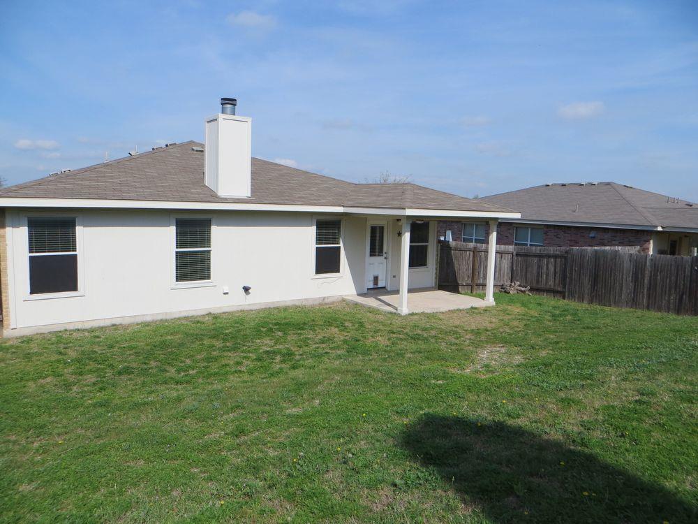 918 W South St, Leander, TX 78641