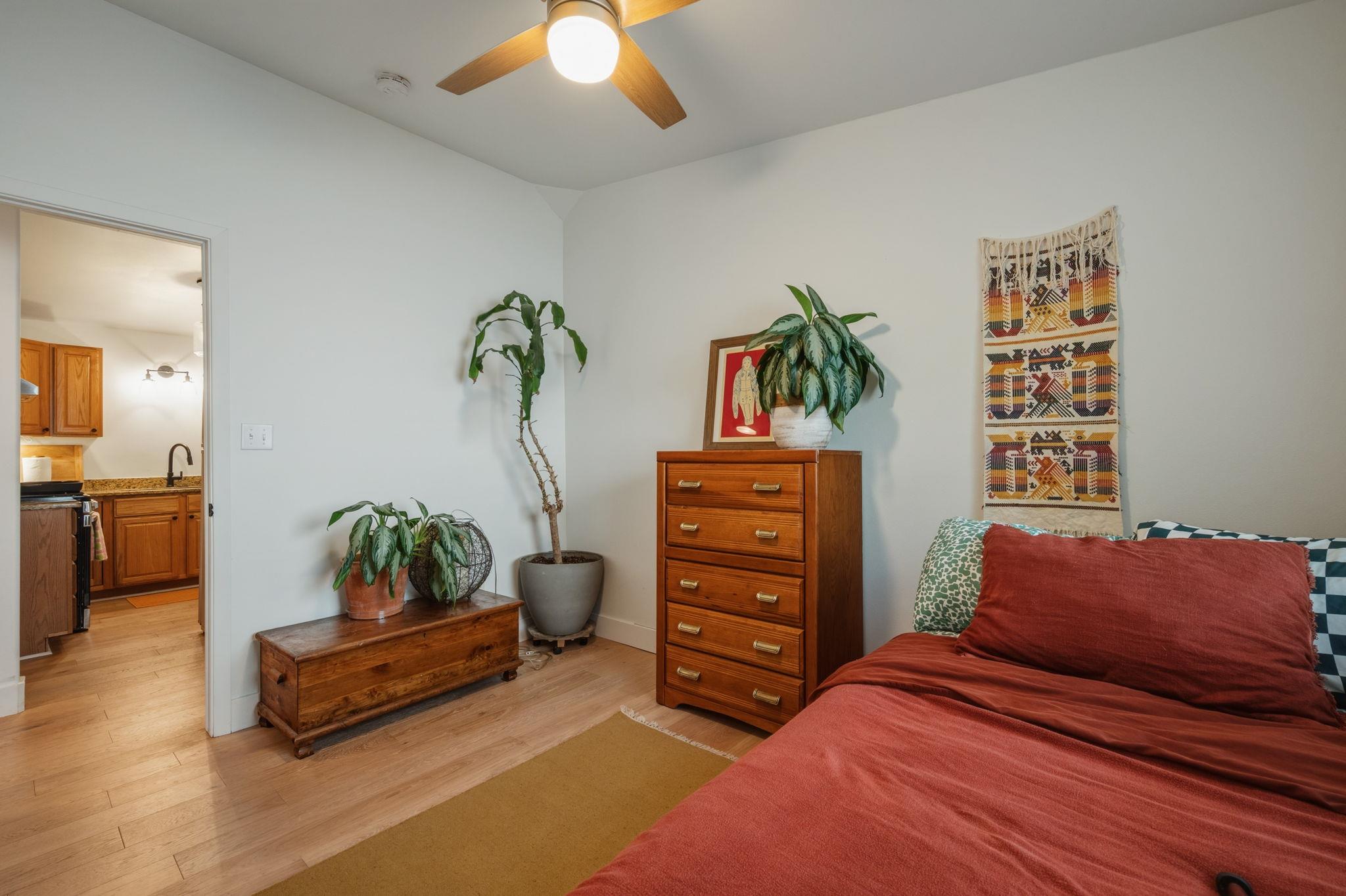 1413 S Redondo Dr, Austin, TX 78721