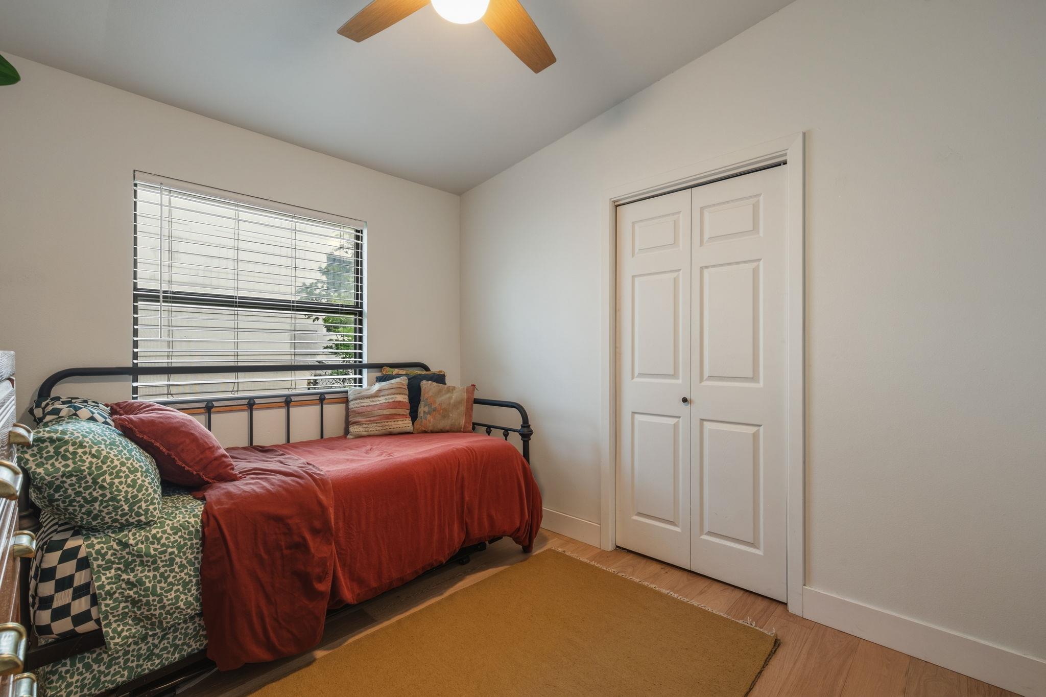1413 S Redondo Dr, Austin, TX 78721