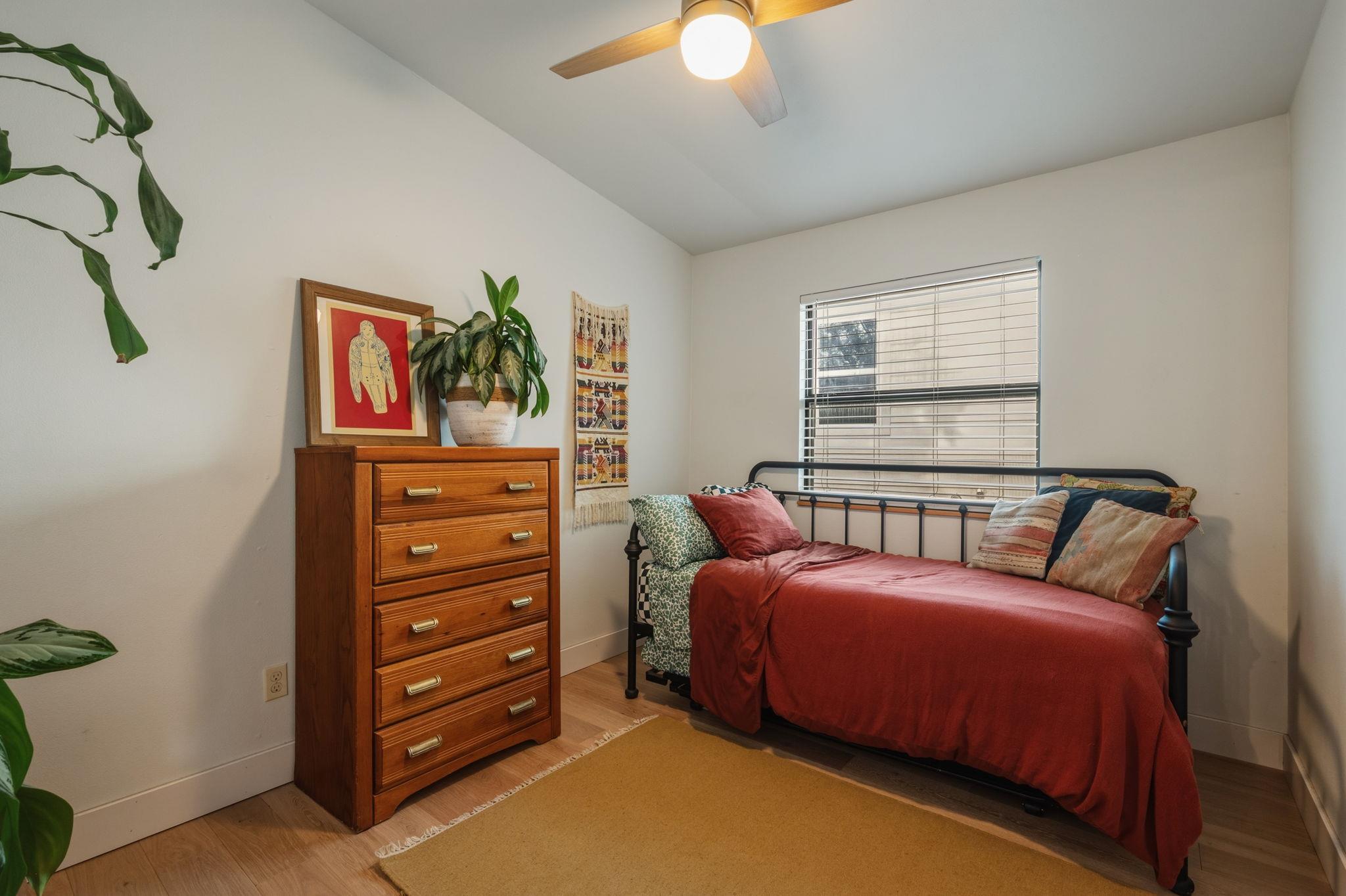 1413 S Redondo Dr, Austin, TX 78721
