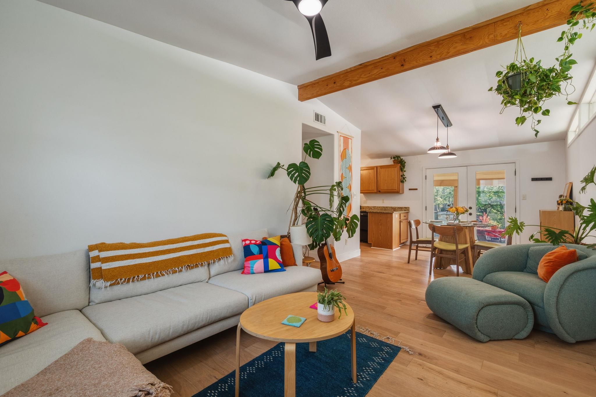 1413 S Redondo Dr, Austin, TX 78721
