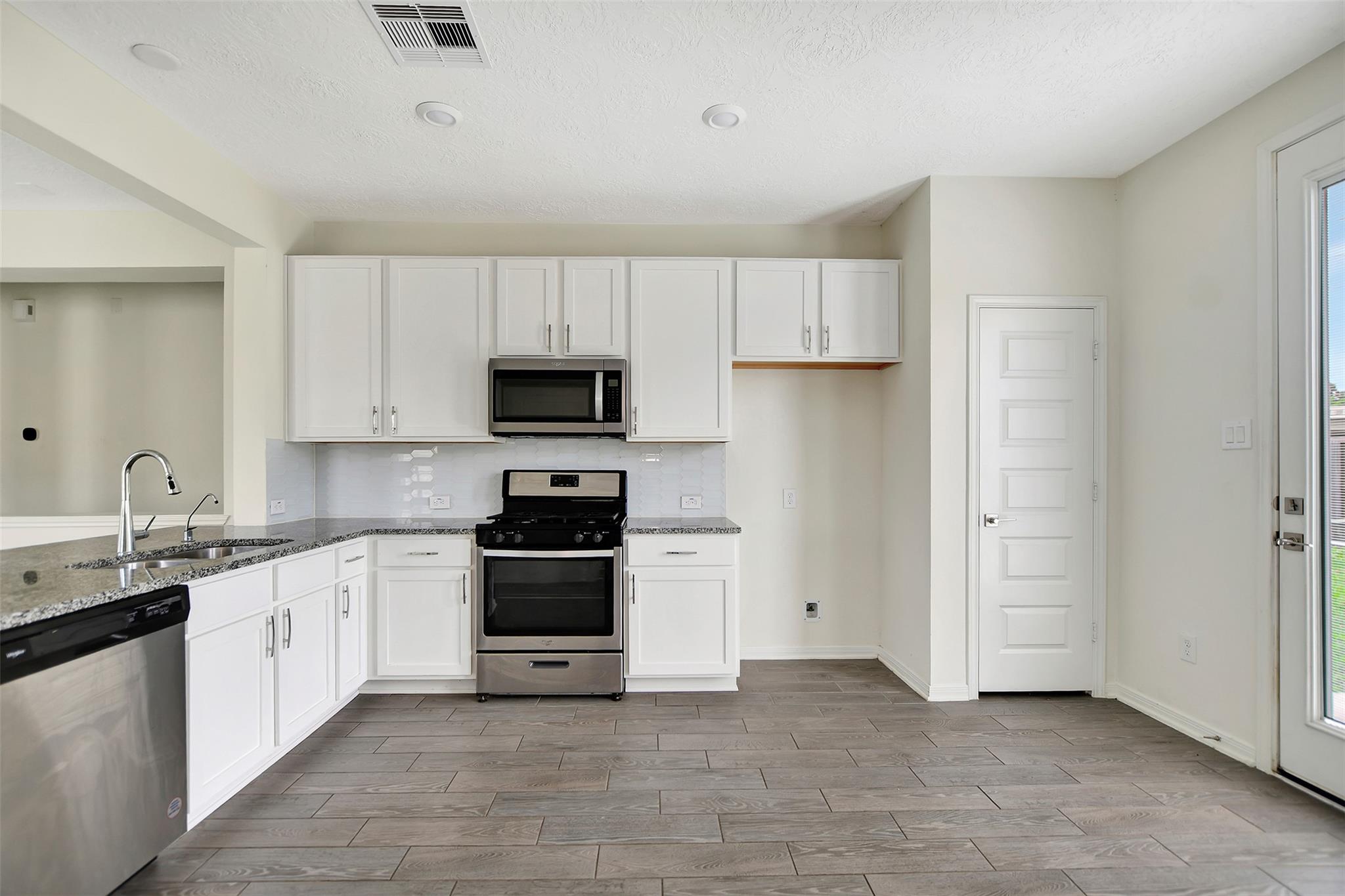 41523 Stampede Stream Dr, Magnolia, TX 77354