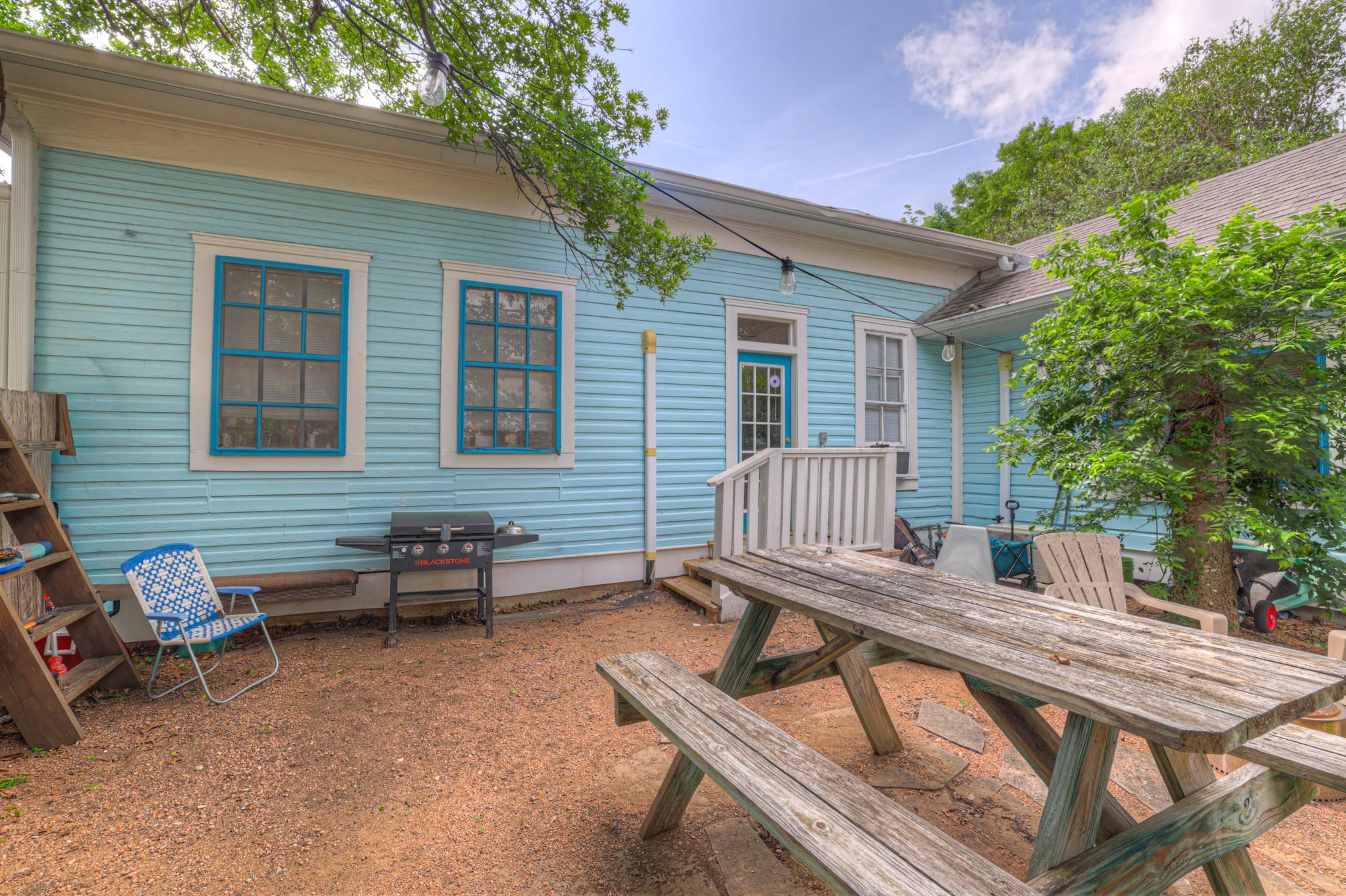 223 N Bishop St, San Marcos, TX 78666