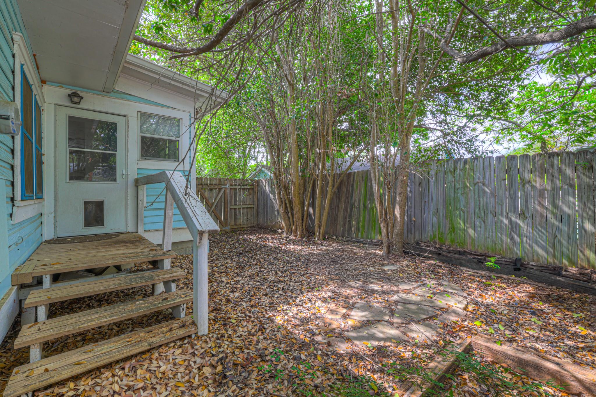 223 N Bishop St, San Marcos, TX 78666