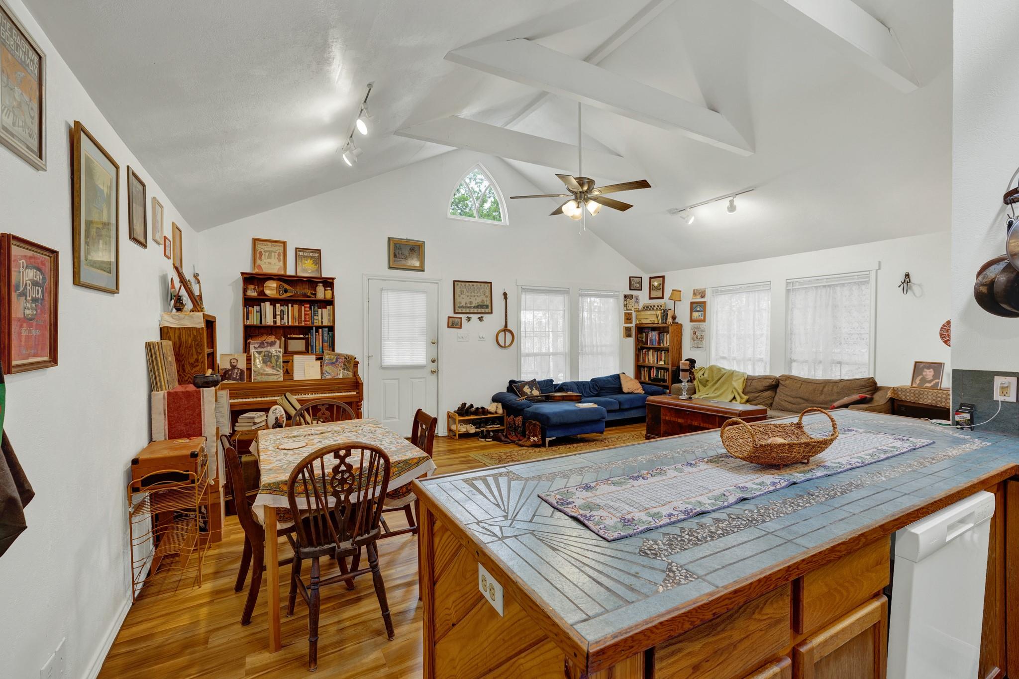 223 N Bishop St, San Marcos, TX 78666
