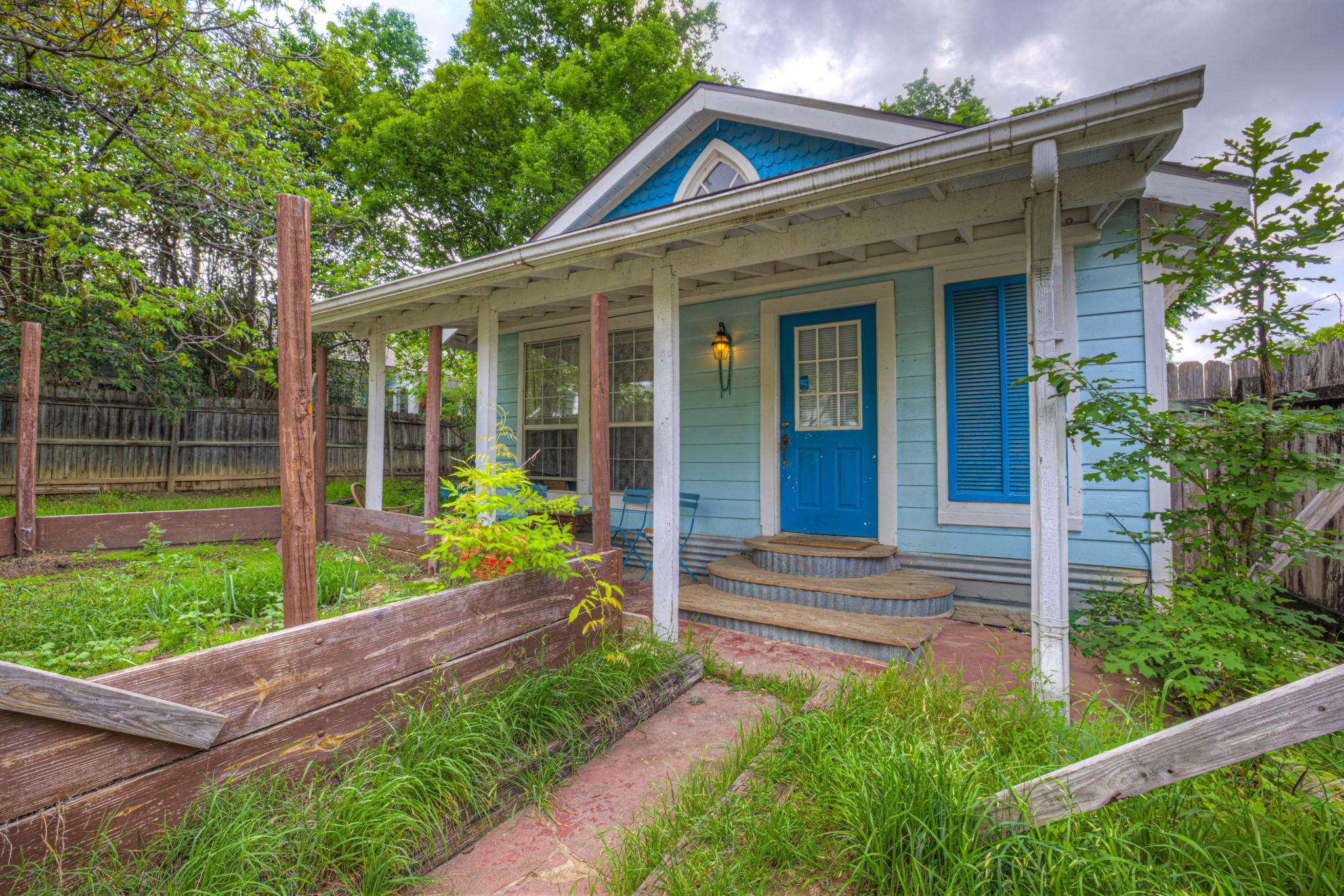 223 N Bishop St, San Marcos, TX 78666