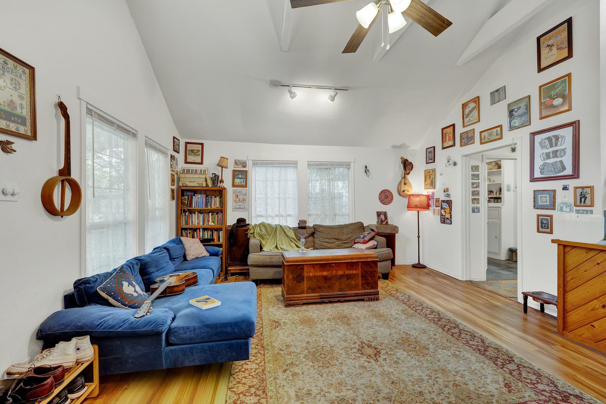 223 N Bishop St, San Marcos, TX 78666