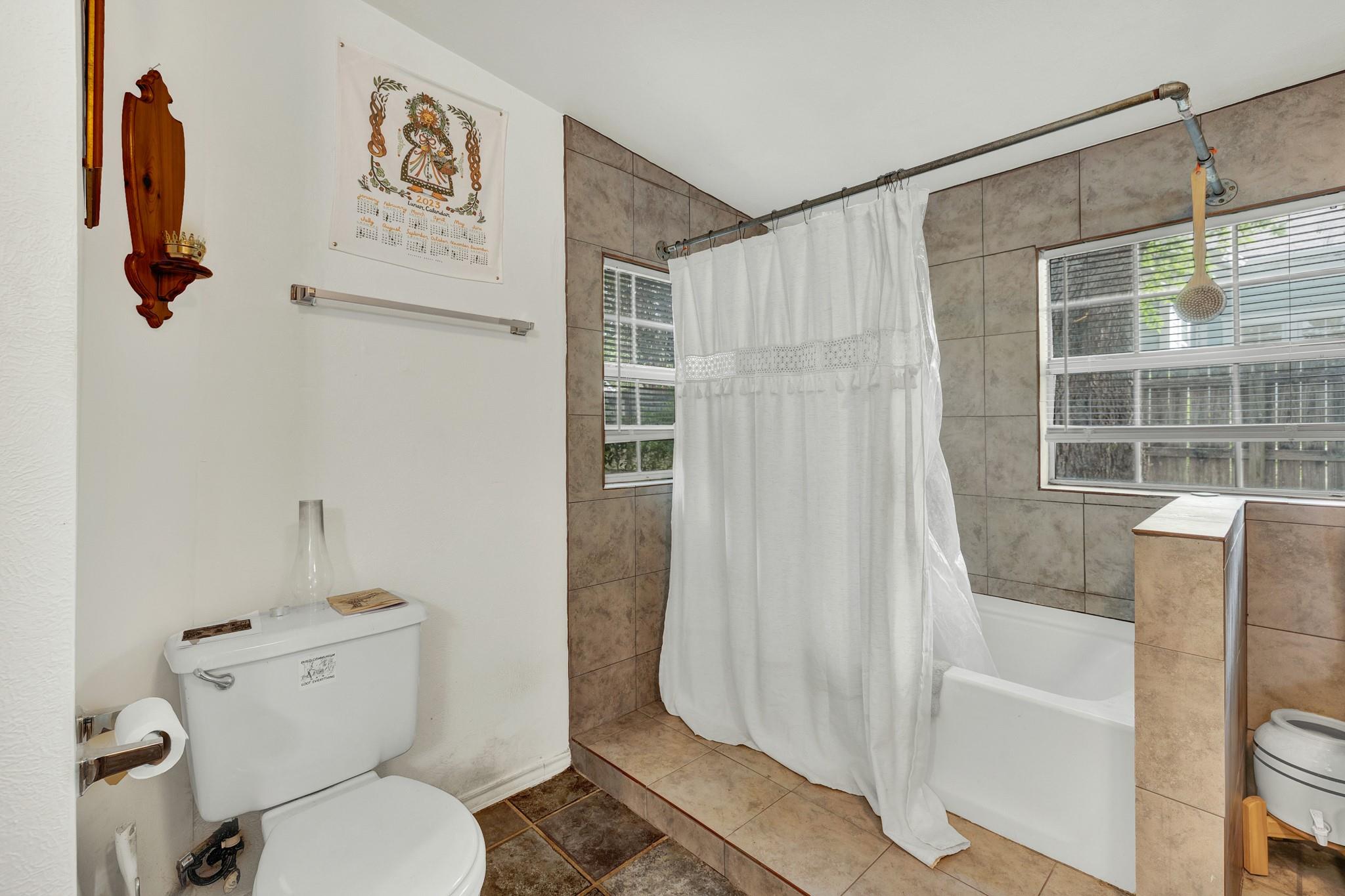 223 N Bishop St, San Marcos, TX 78666