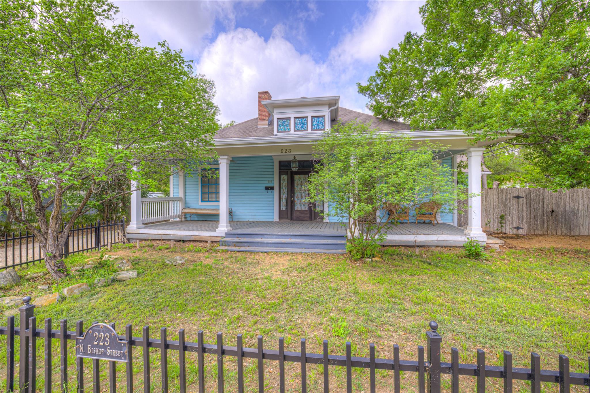 223 N Bishop St, San Marcos, TX 78666