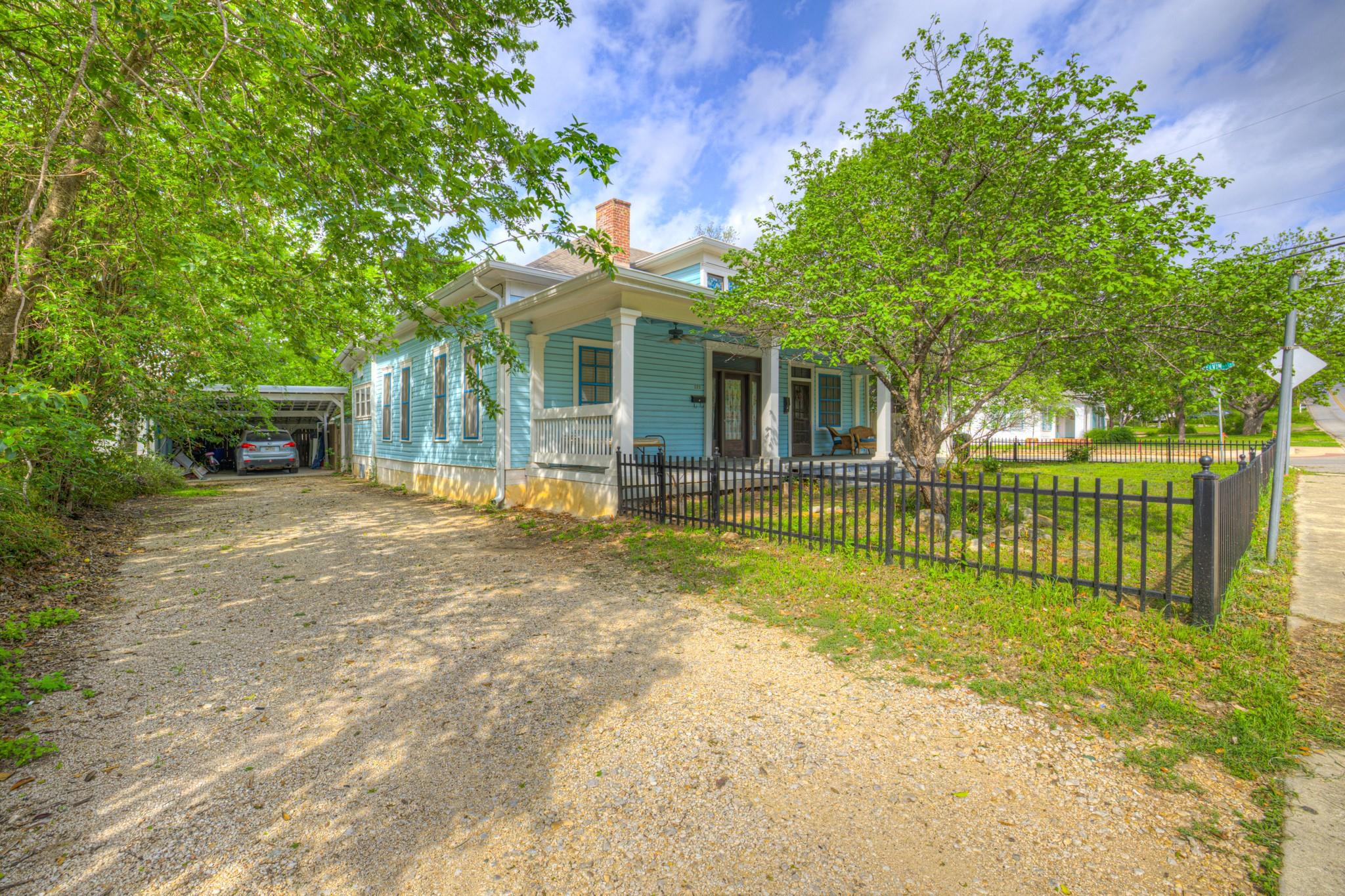 223 N Bishop St, San Marcos, TX 78666