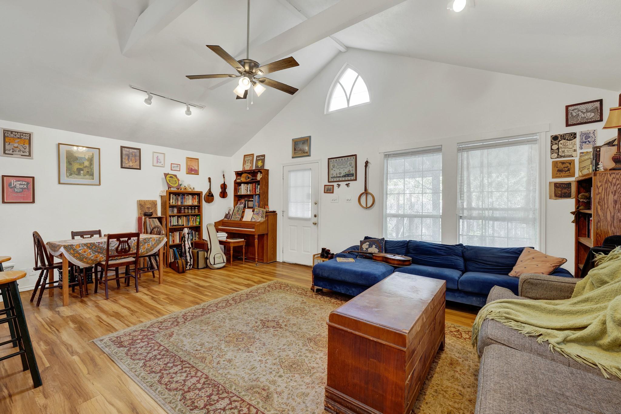 223 N Bishop St, San Marcos, TX 78666