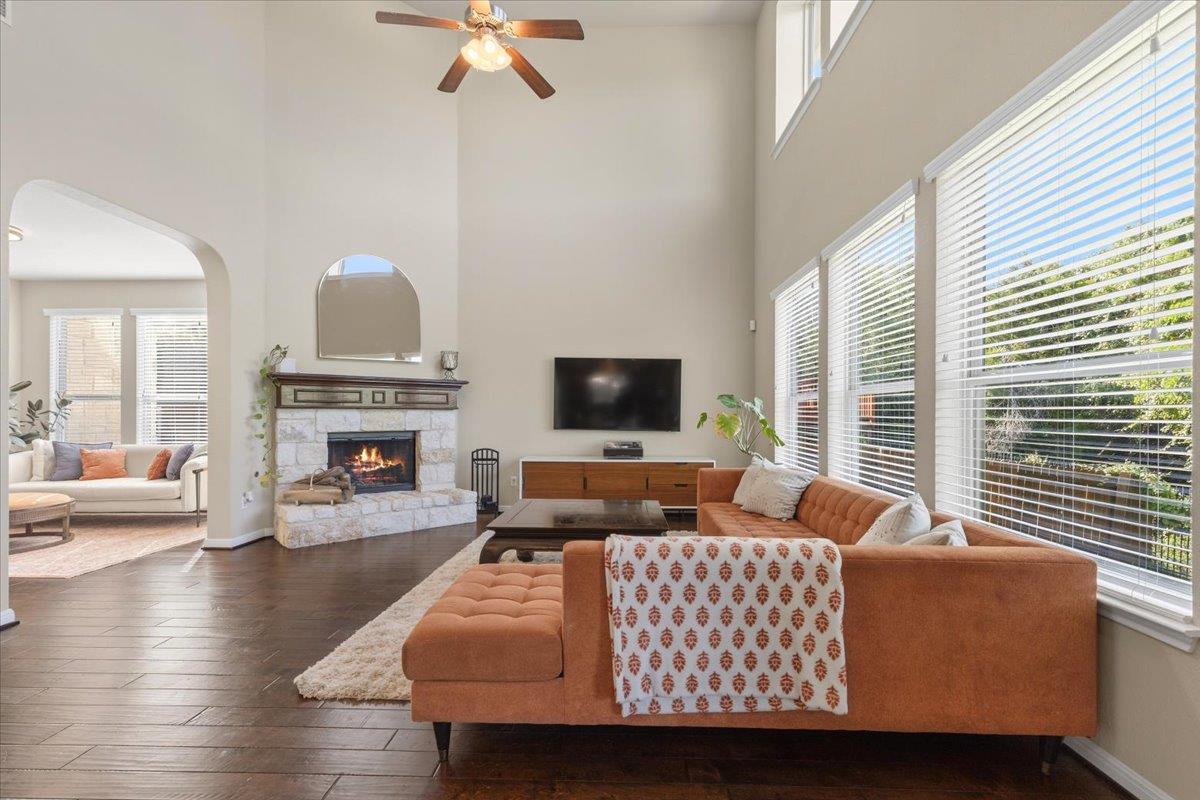 561 Stone View Trl, Austin, TX 78737