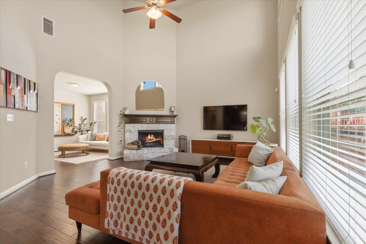 561 Stone View Trl, Austin, TX 78737