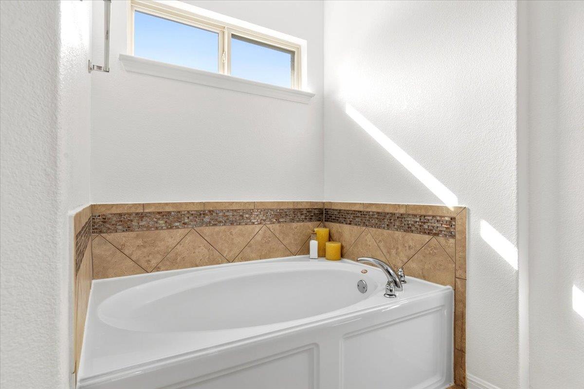 561 Stone View Trl, Austin, TX 78737