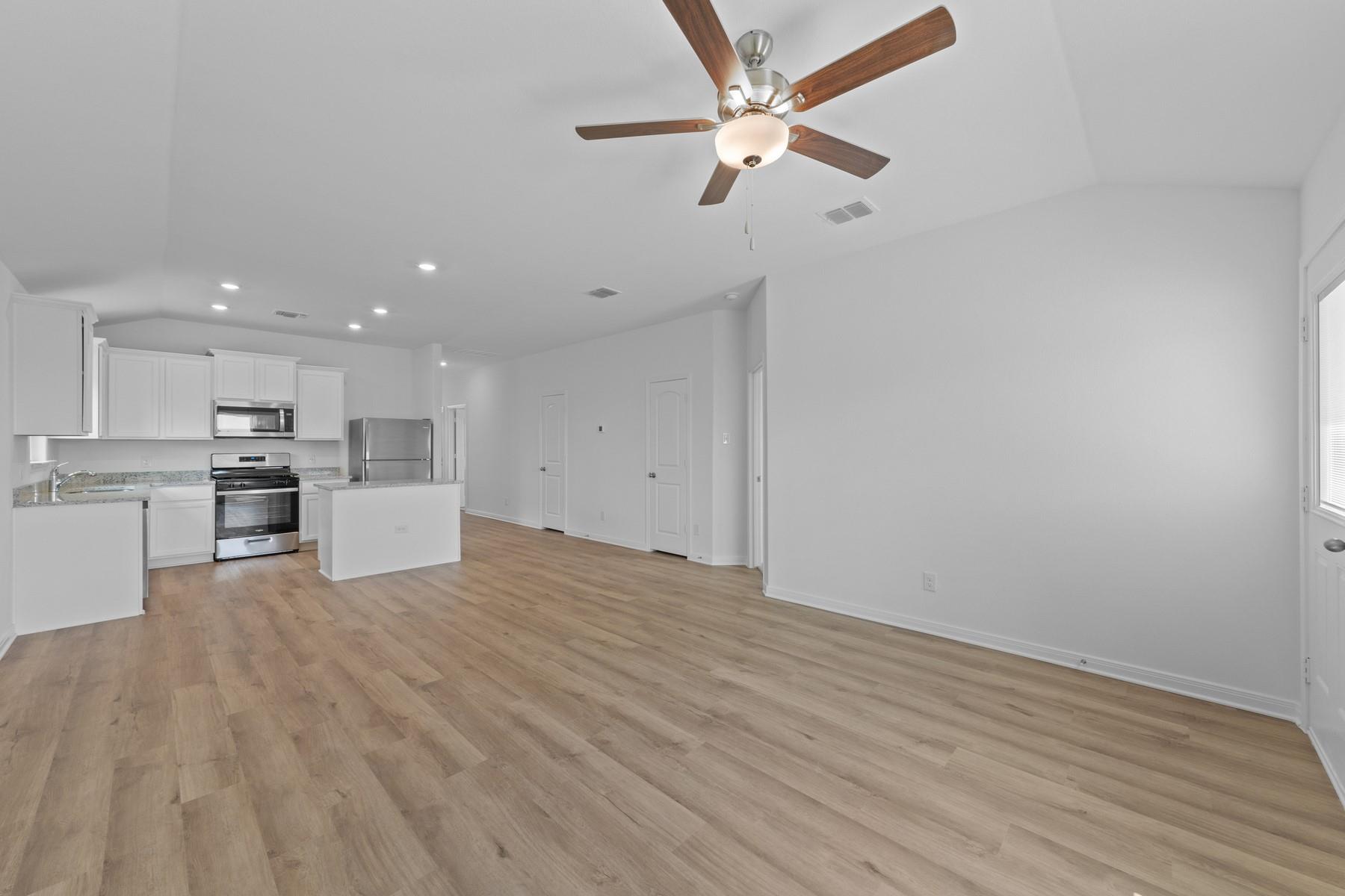213 Fairlawn Way, Maxwell, TX 78656