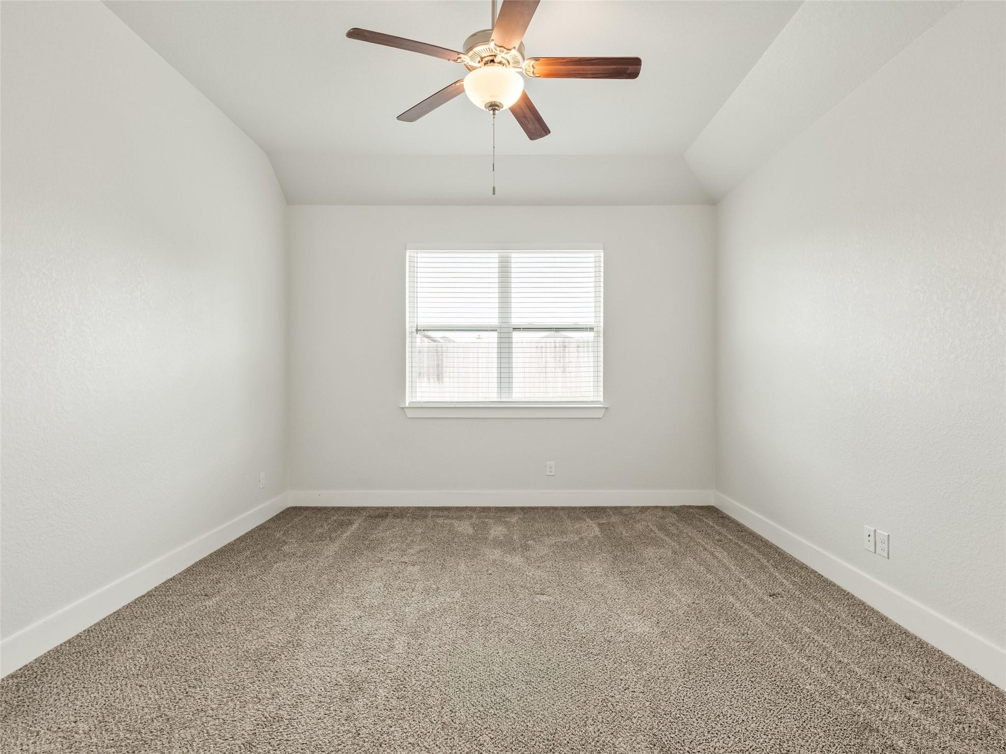 203 Winston Dr, Fredericksburg, TX 78624