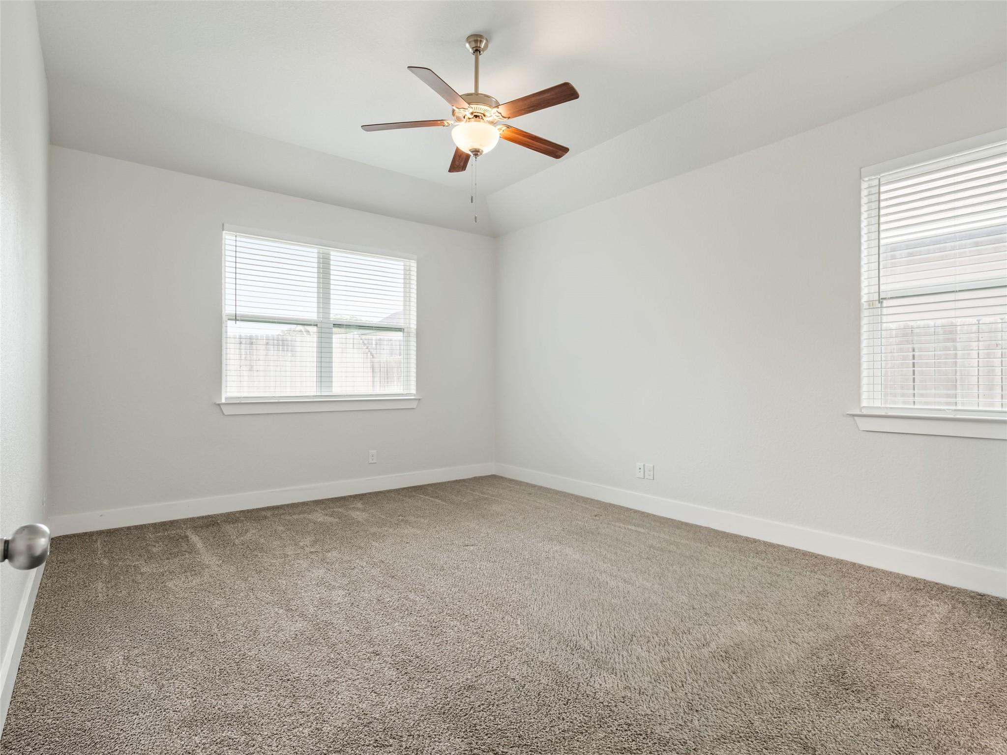 203 Winston Dr, Fredericksburg, TX 78624