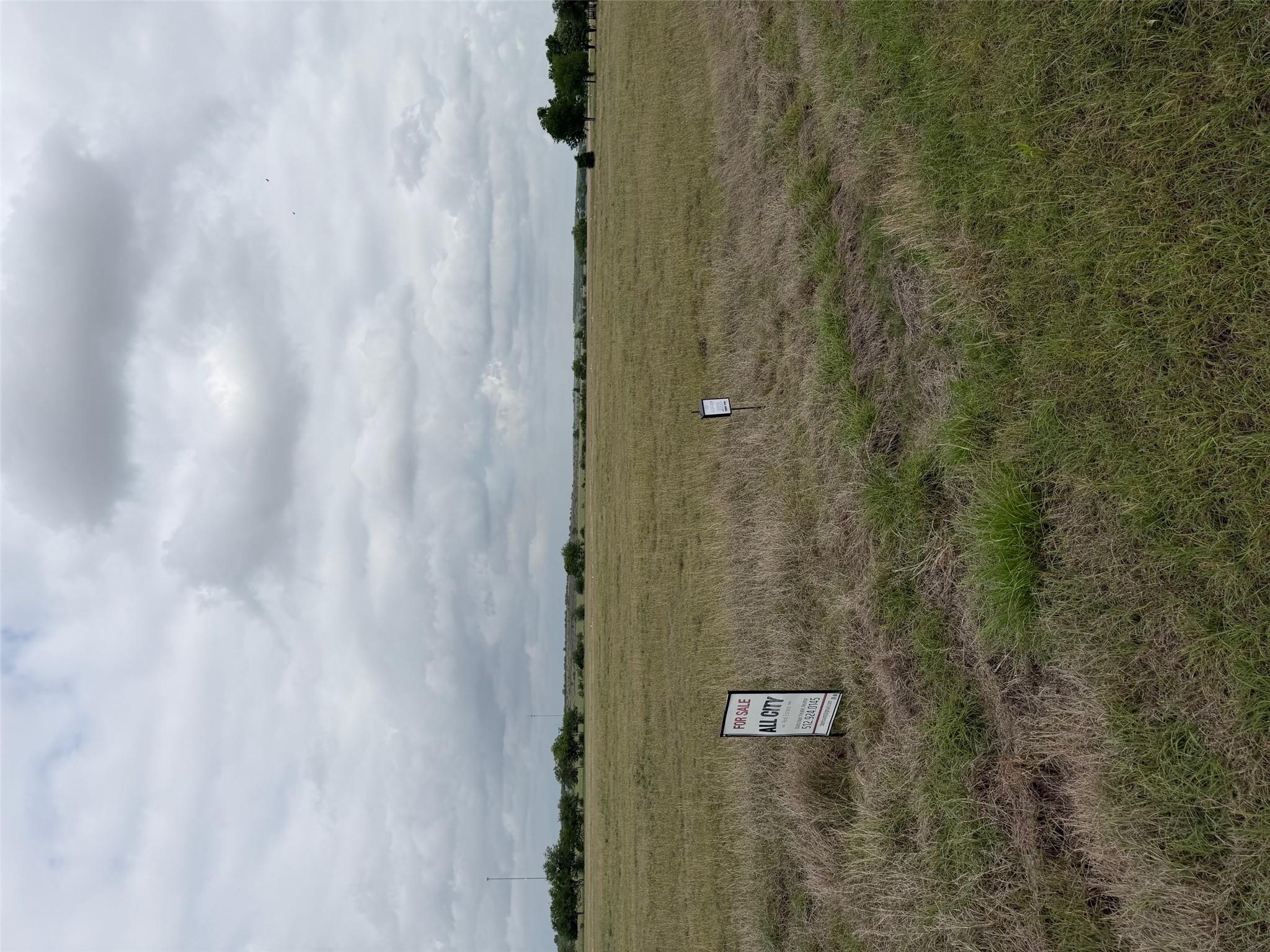 320 Airfield Rd, Fentress, TX 78622