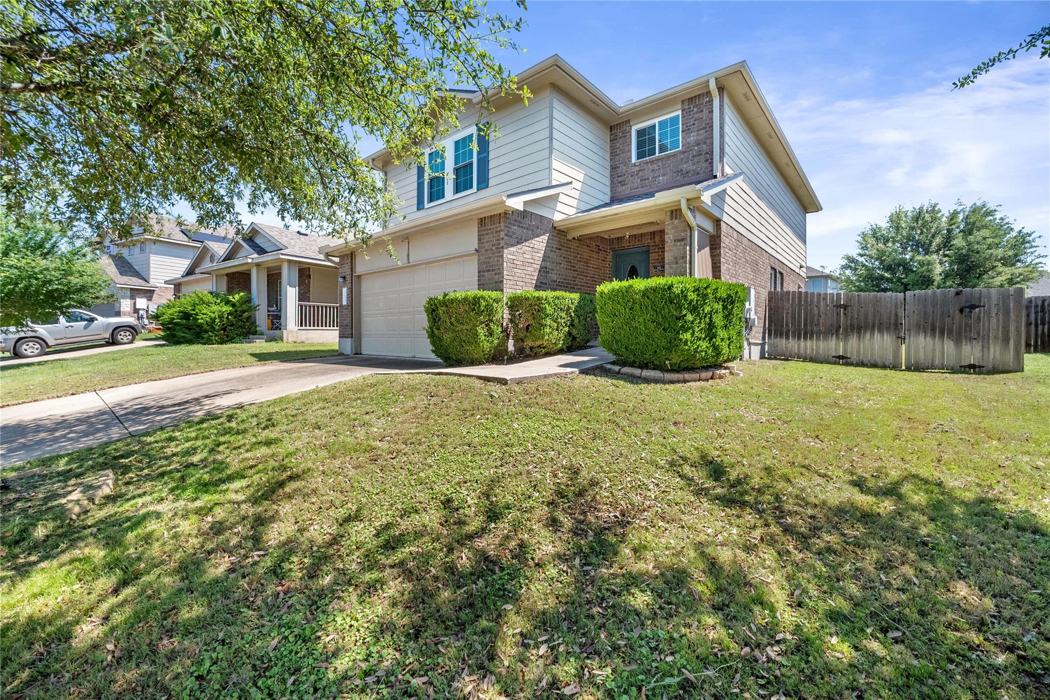 304 Kingfisher Ln, Leander, TX 78641