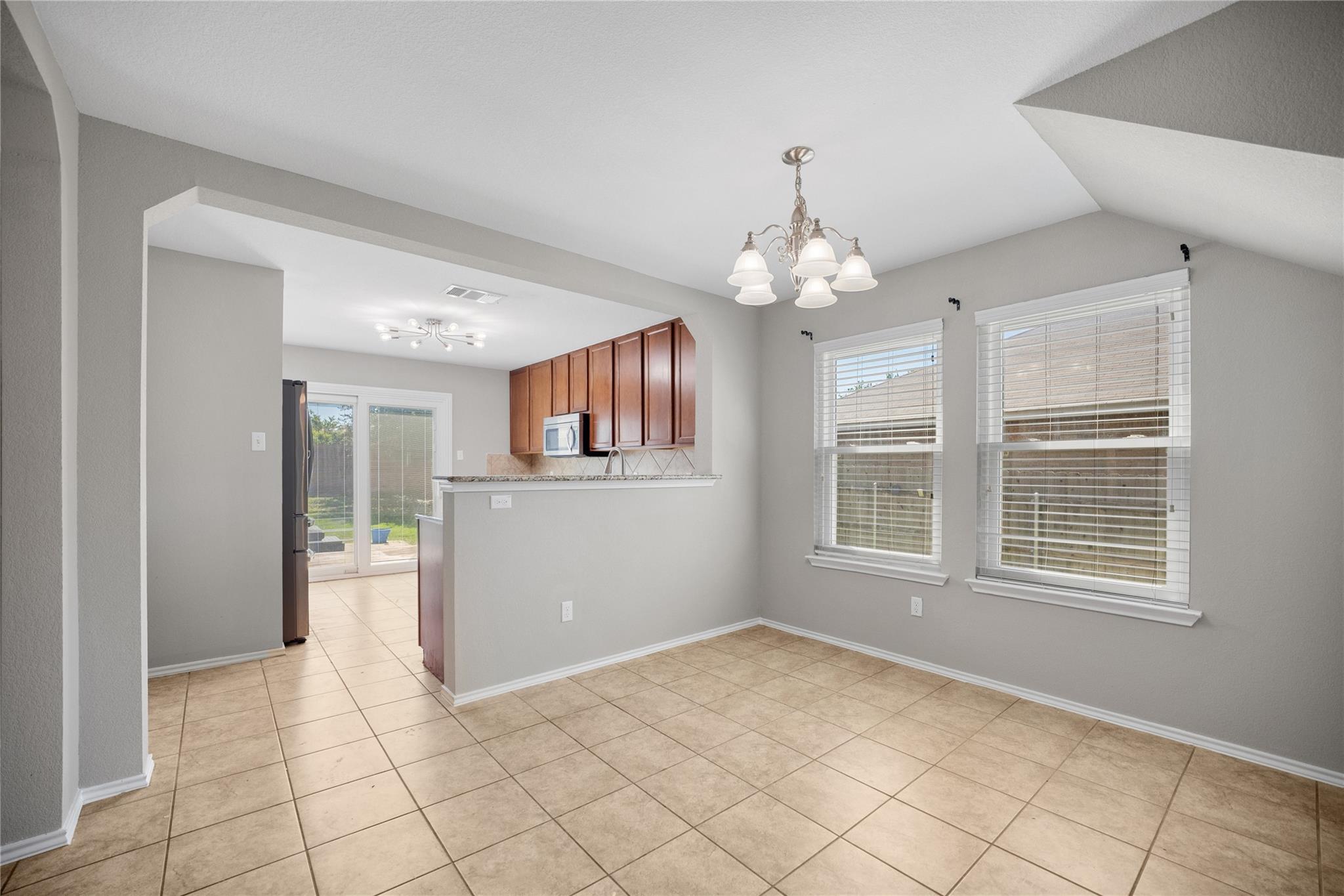 304 Kingfisher Ln, Leander, TX 78641