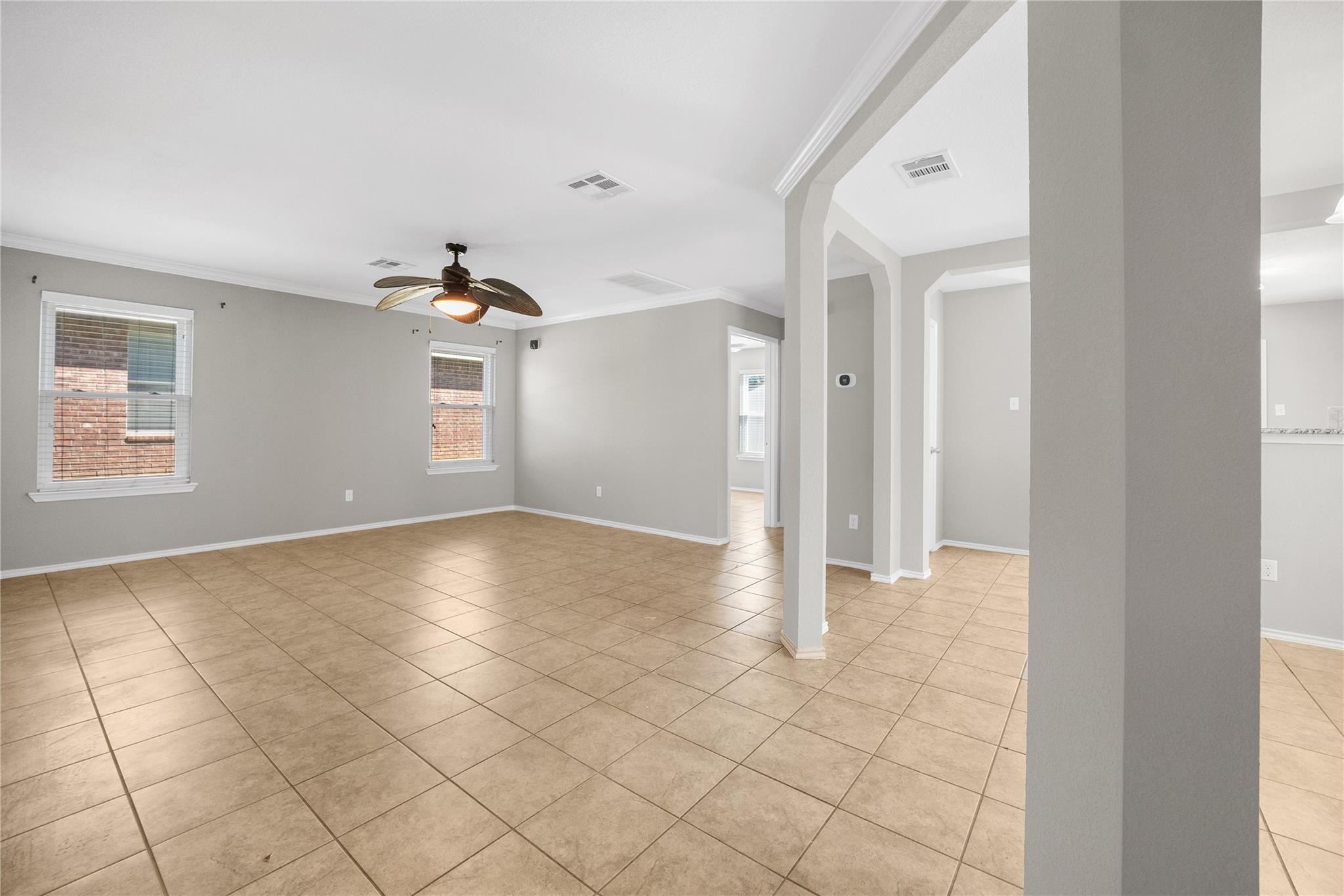 304 Kingfisher Ln, Leander, TX 78641