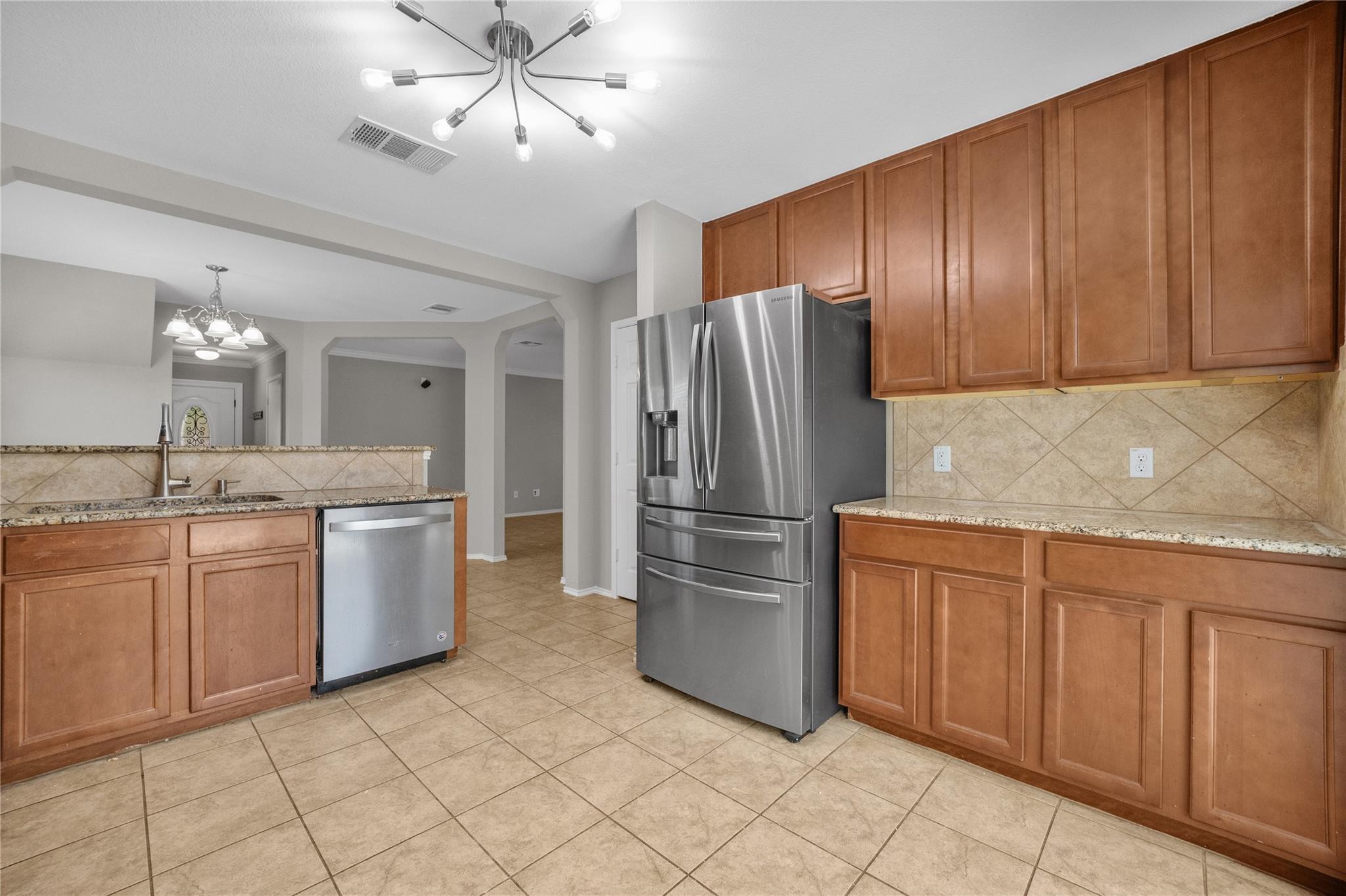 304 Kingfisher Ln, Leander, TX 78641