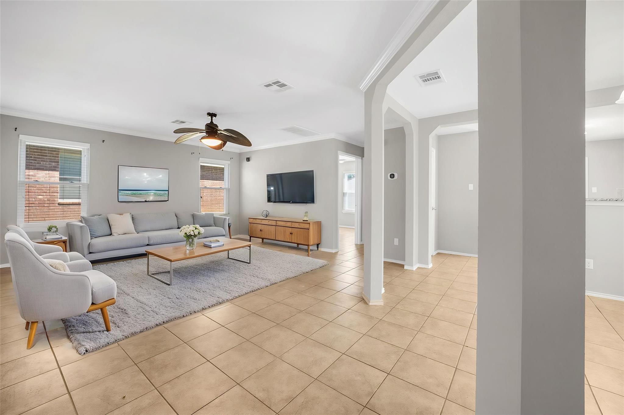 304 Kingfisher Ln, Leander, TX 78641