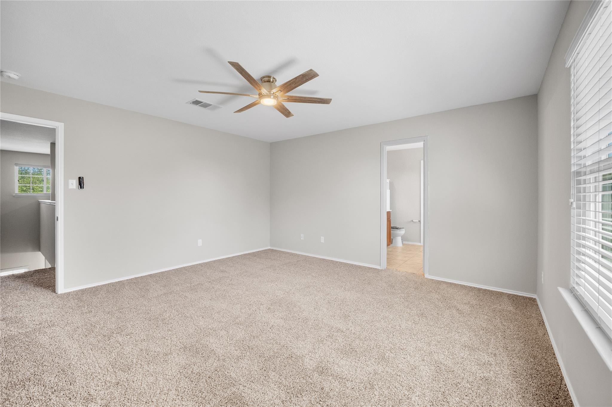 304 Kingfisher Ln, Leander, TX 78641