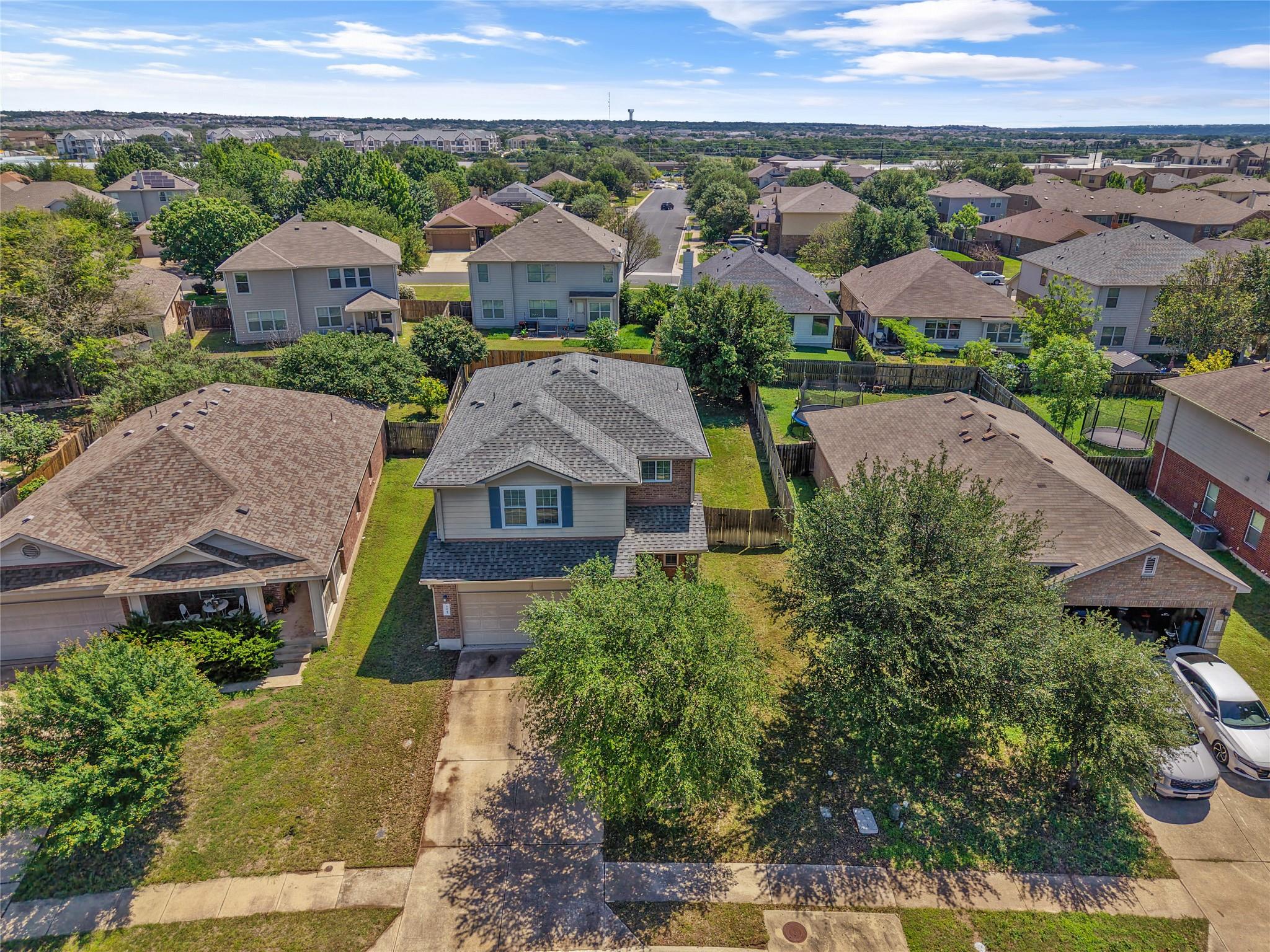 304 Kingfisher Ln, Leander, TX 78641
