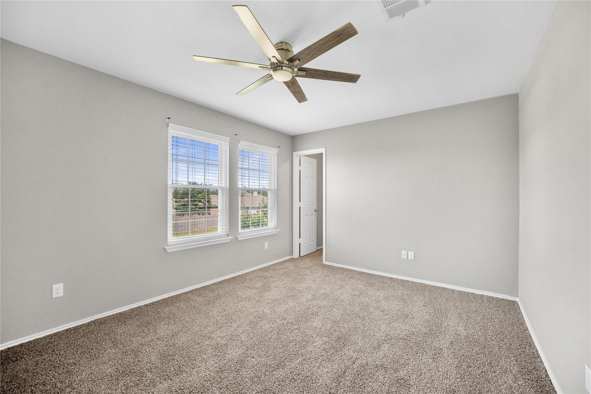 304 Kingfisher Ln, Leander, TX 78641