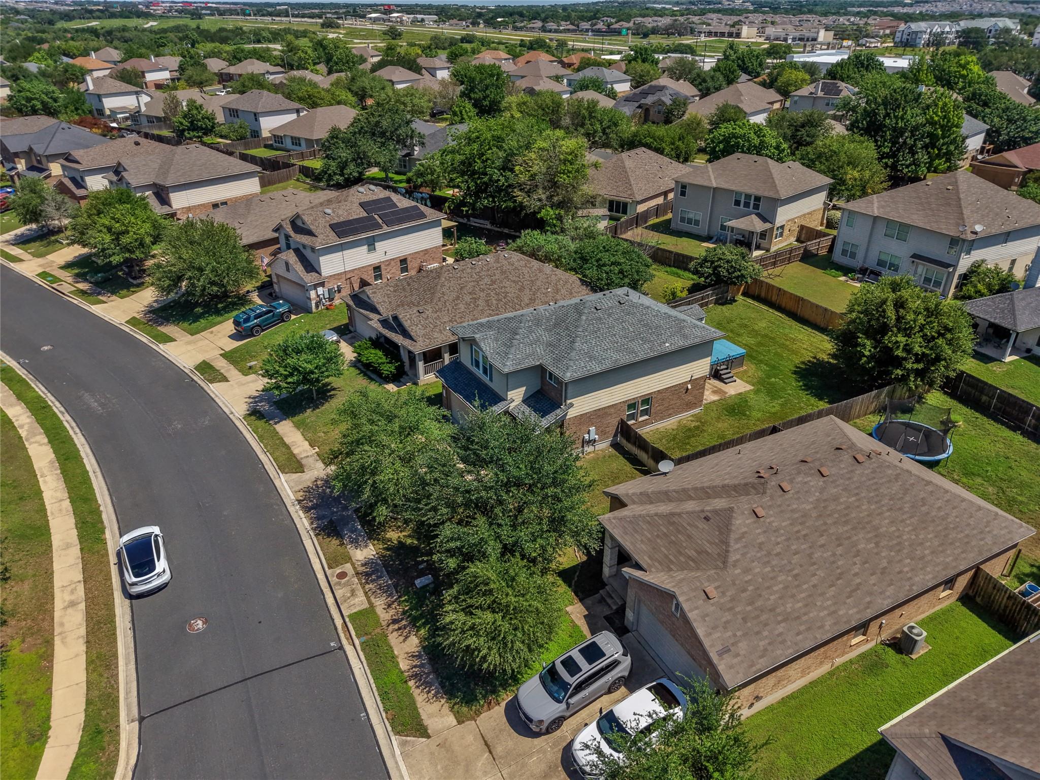 304 Kingfisher Ln, Leander, TX 78641
