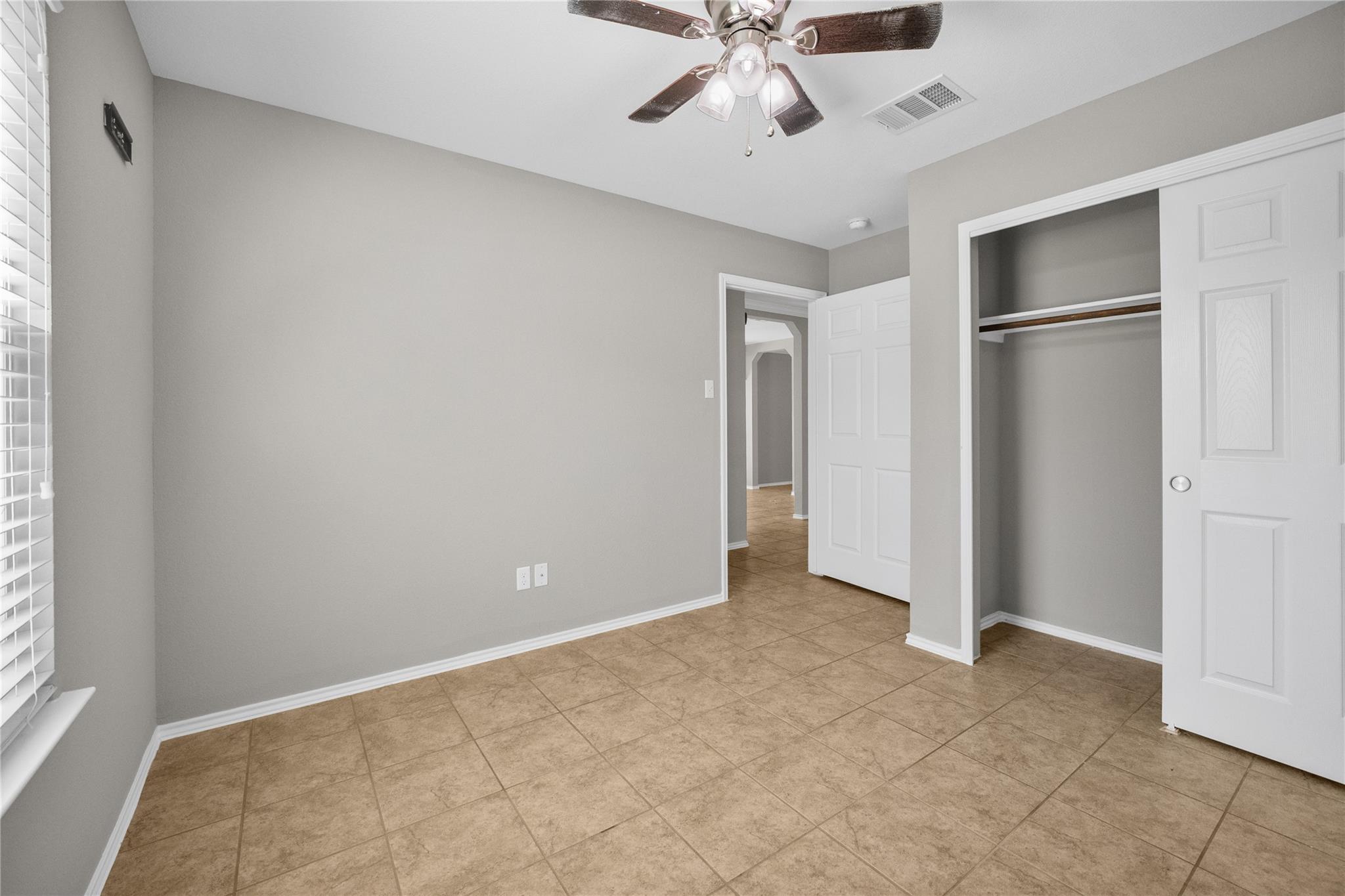 304 Kingfisher Ln, Leander, TX 78641