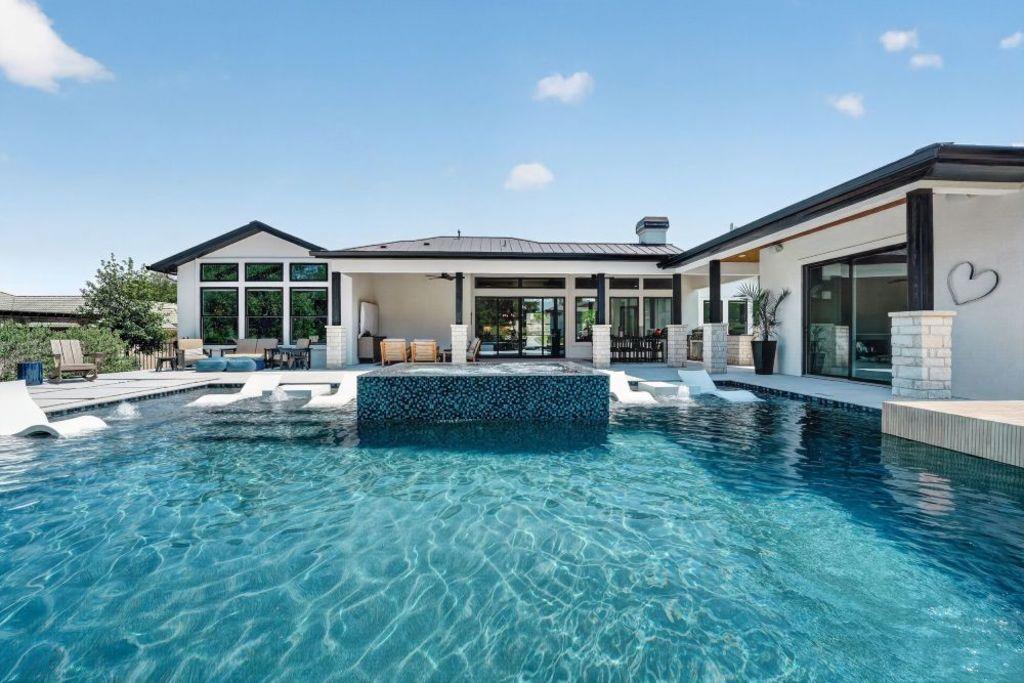 2902 Bay West Blvd, Horseshoe Bay, TX 78657