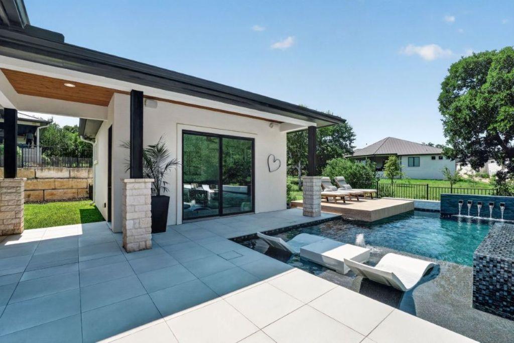 2902 Bay West Blvd, Horseshoe Bay, TX 78657