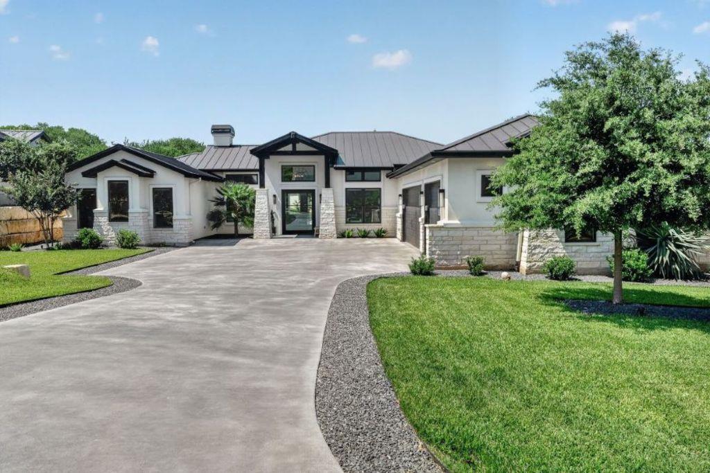 2902 Bay West Blvd, Horseshoe Bay, TX 78657