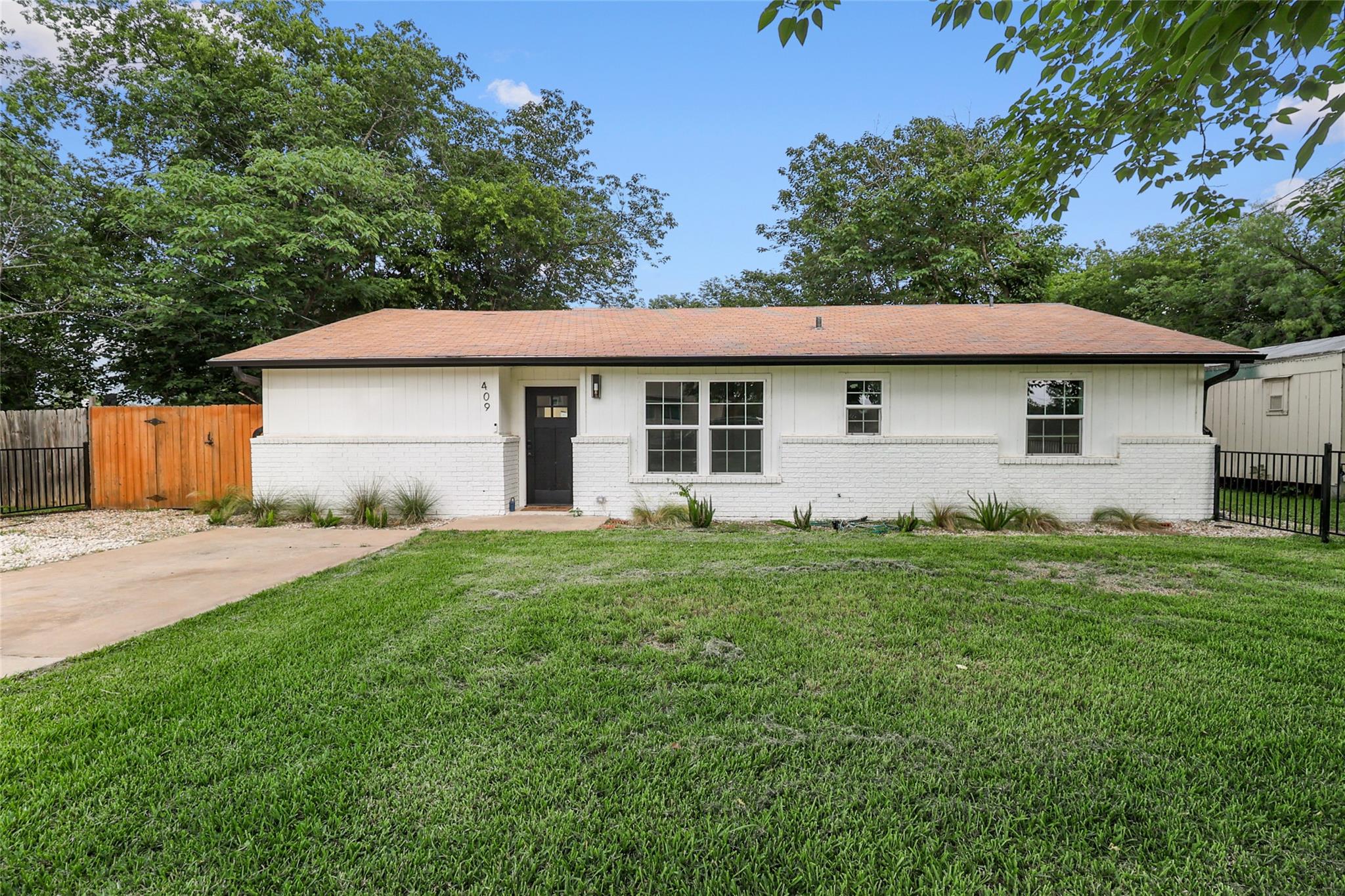 409 Avenue R, Marble Falls, TX 78654
