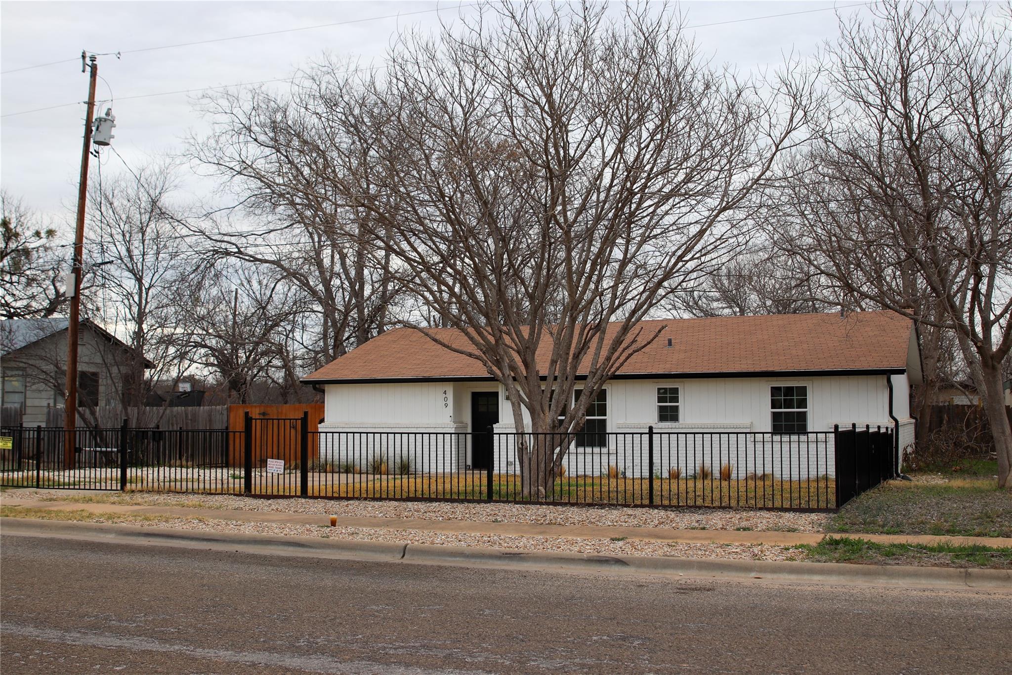 409 Avenue R, Marble Falls, TX 78654