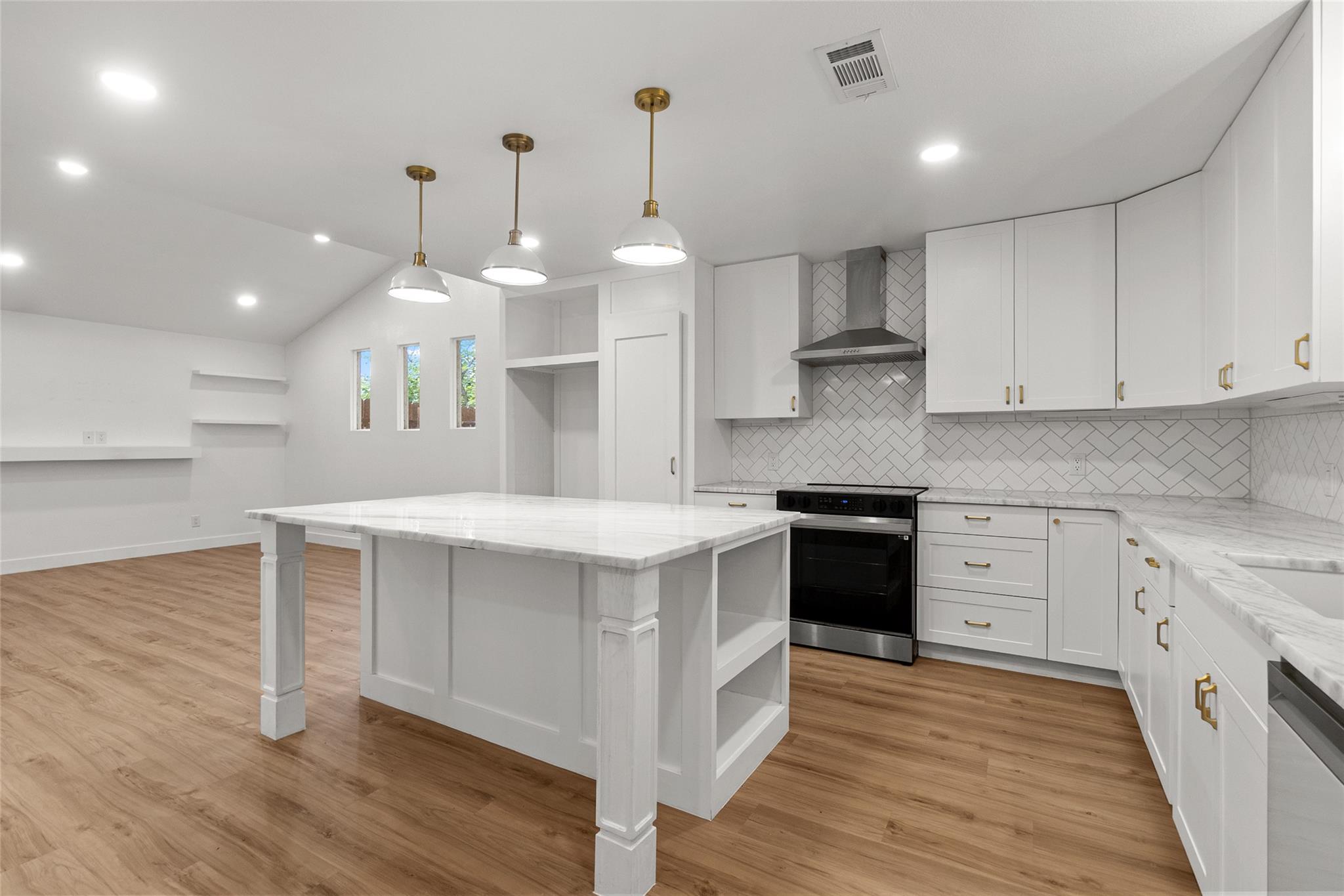 409 Avenue R, Marble Falls, TX 78654