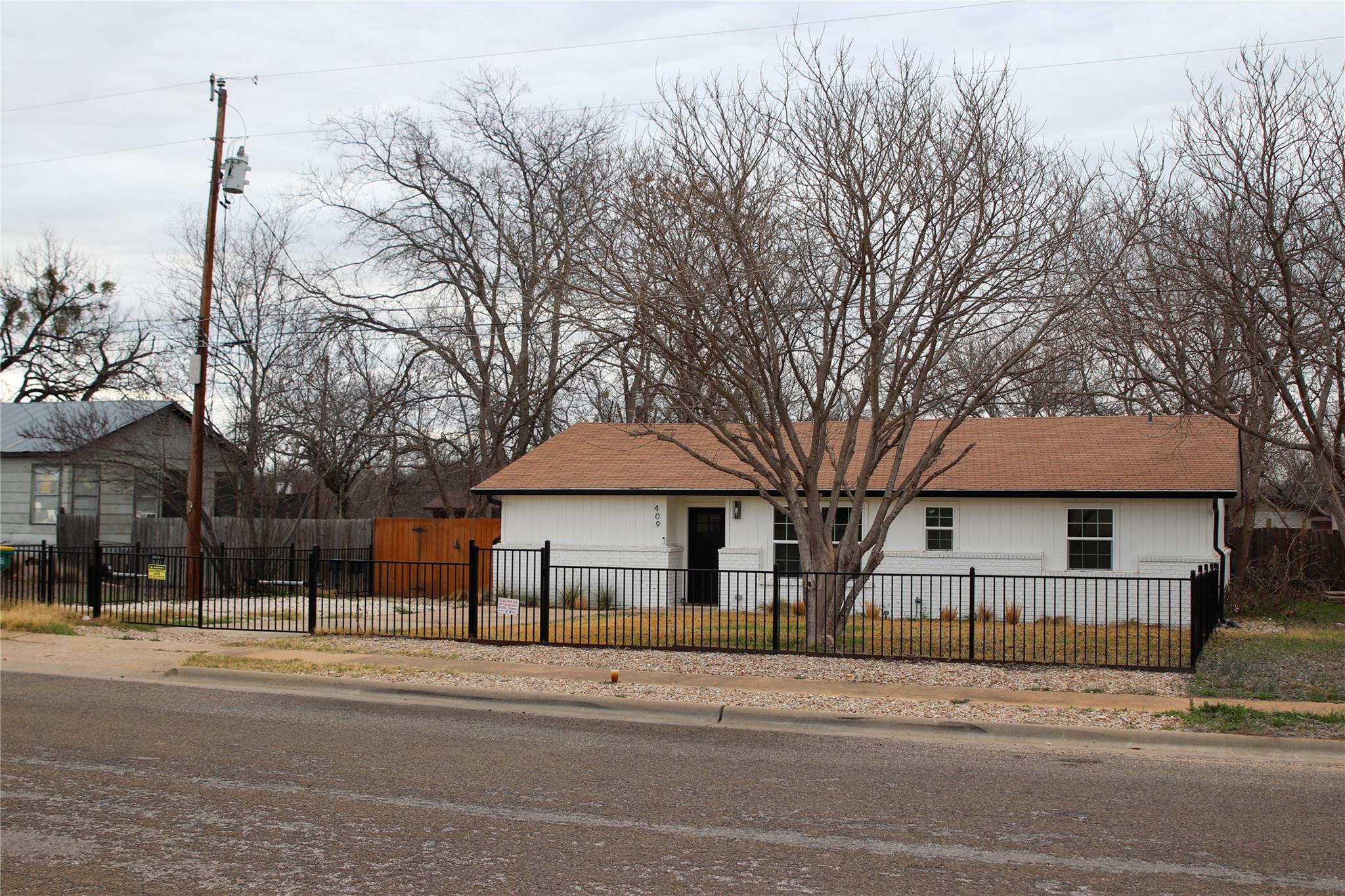 409 Avenue R, Marble Falls, TX 78654