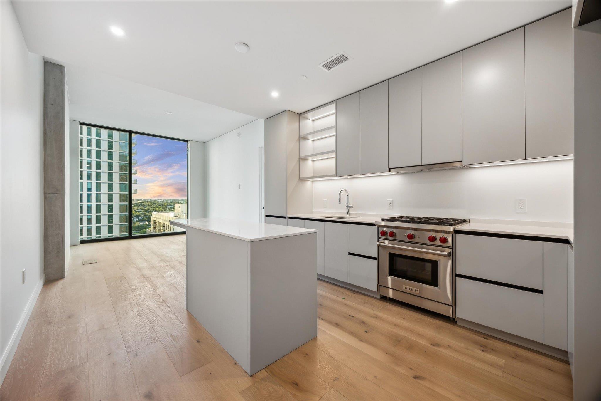 610 Davis St # 2304, Austin, TX 78701