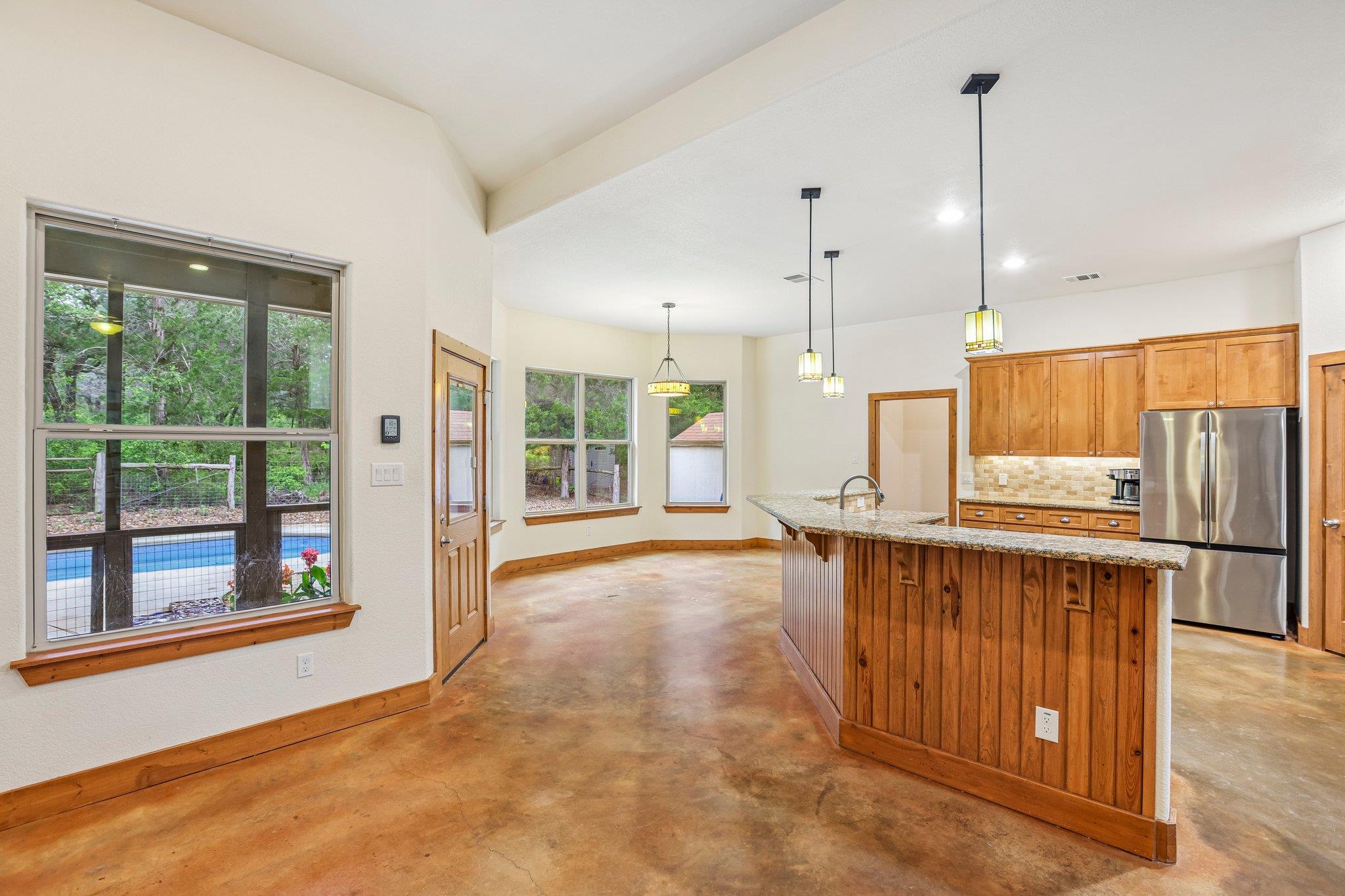 267 Corral Rd, Smithville, TX 78957