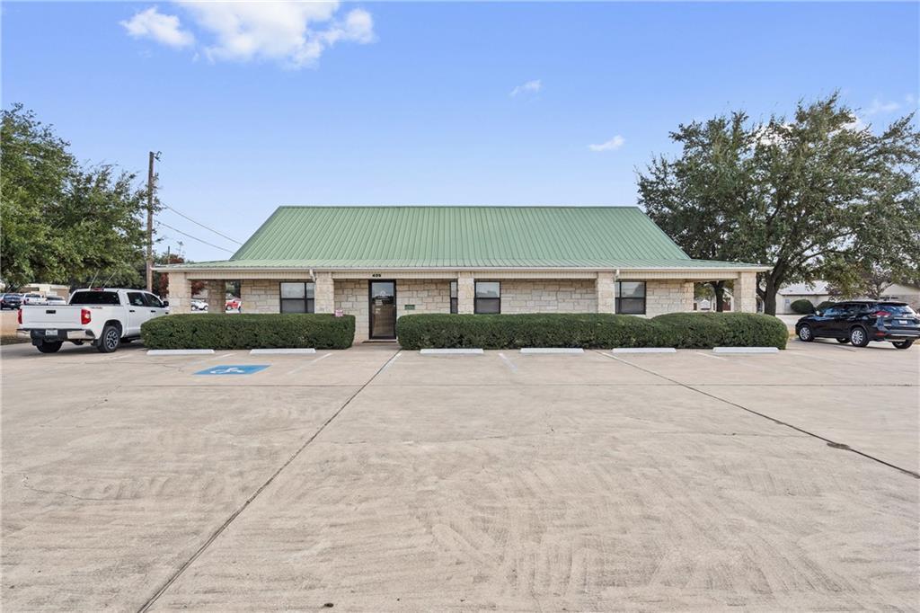 409 Mallard Ln, Taylor, TX 76574