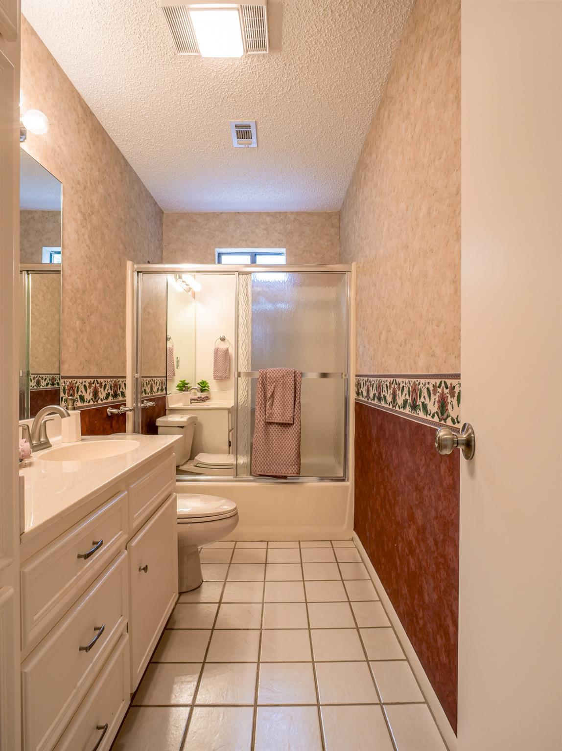 303 Stewart St, Meadowlakes, TX 78654