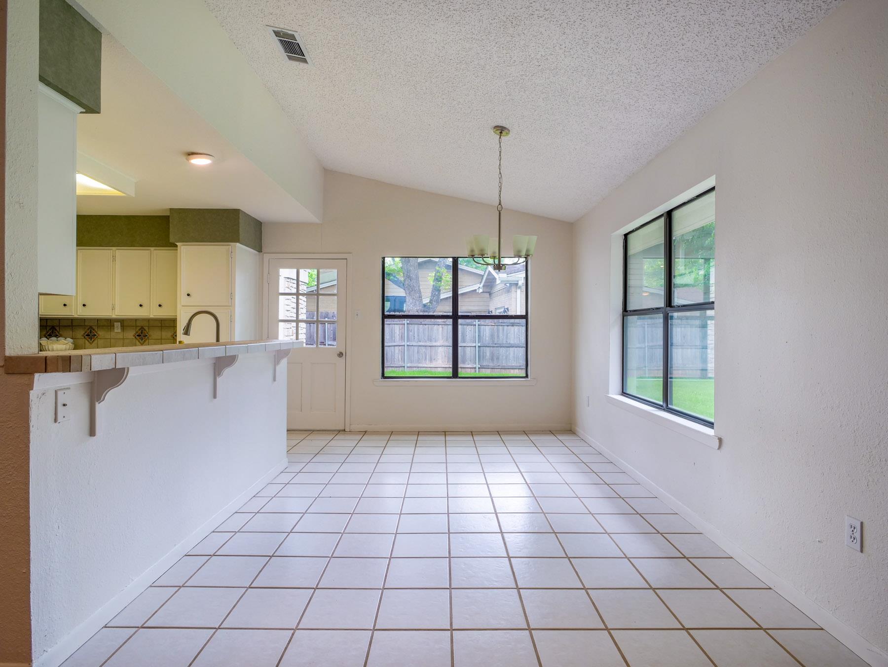 303 Stewart St, Meadowlakes, TX 78654